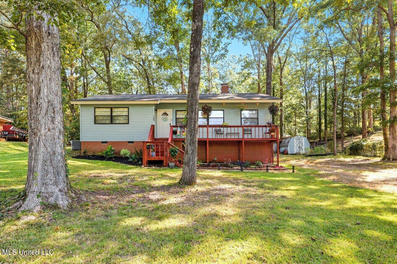 129 Camelia Circle Property Photo 1