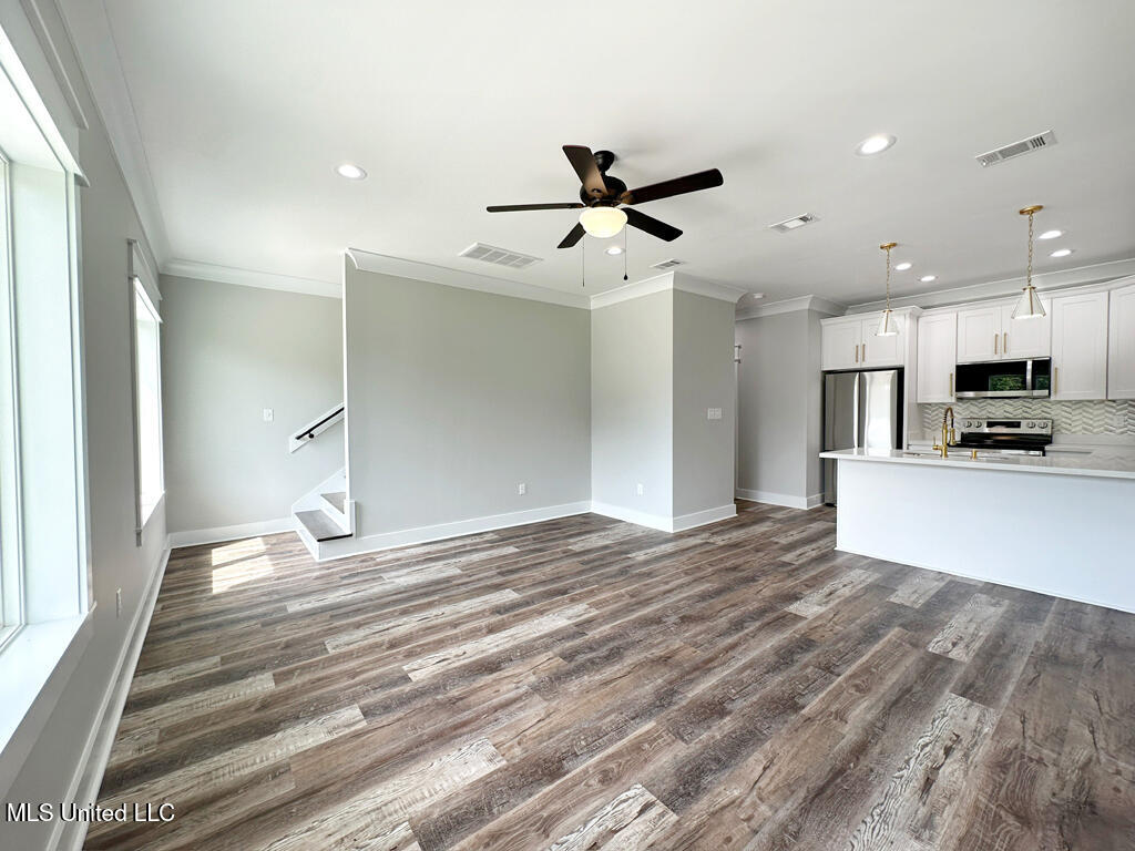 10152 Seymour Avenue Property Photo 23