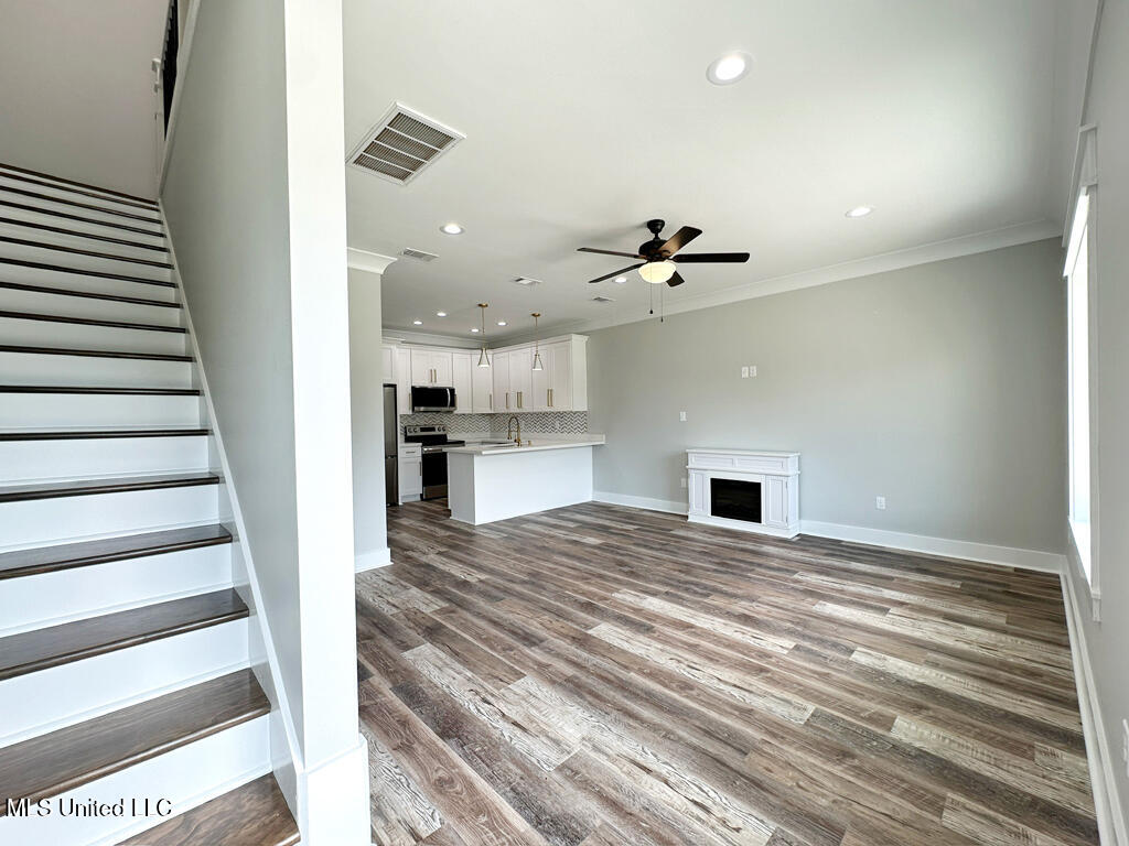 10152 Seymour Avenue Property Photo 24