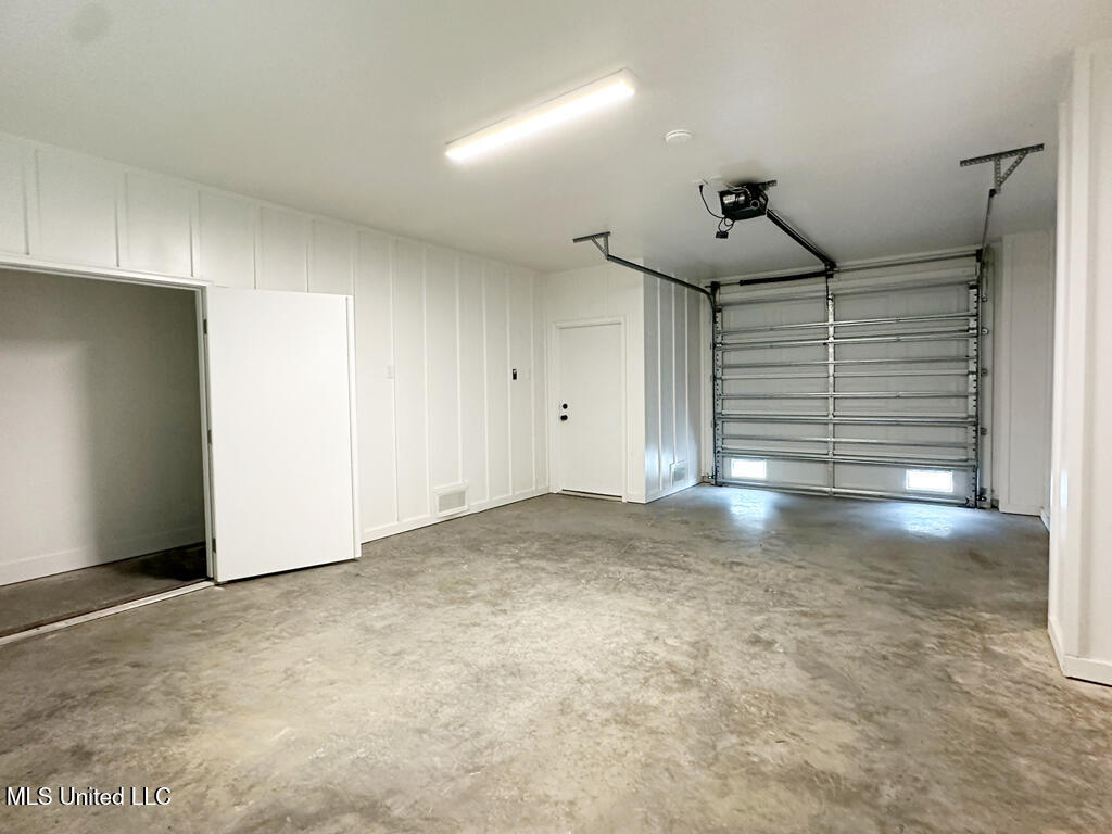 10152 Seymour Avenue Property Photo 34