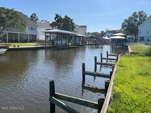 118 Willow Lane Property Photo 1