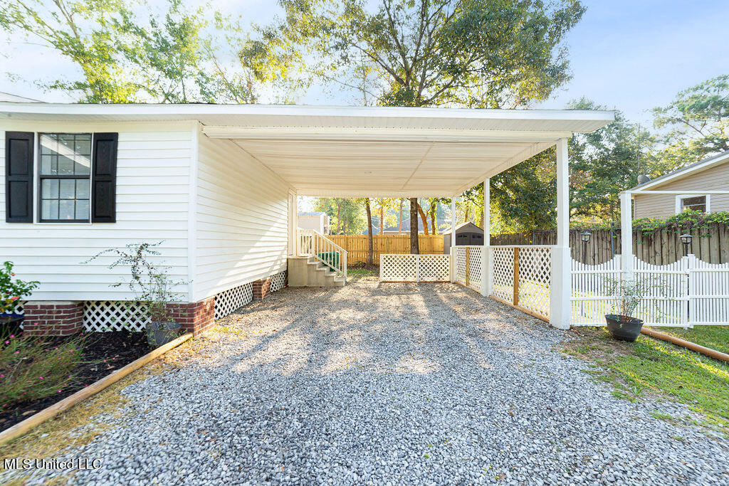 10828 Haena Court Property Photo 2