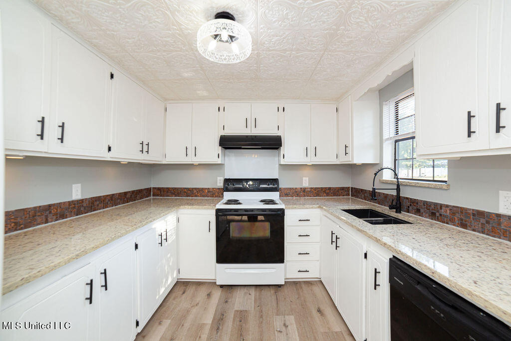 10828 Haena Court Property Photo 3