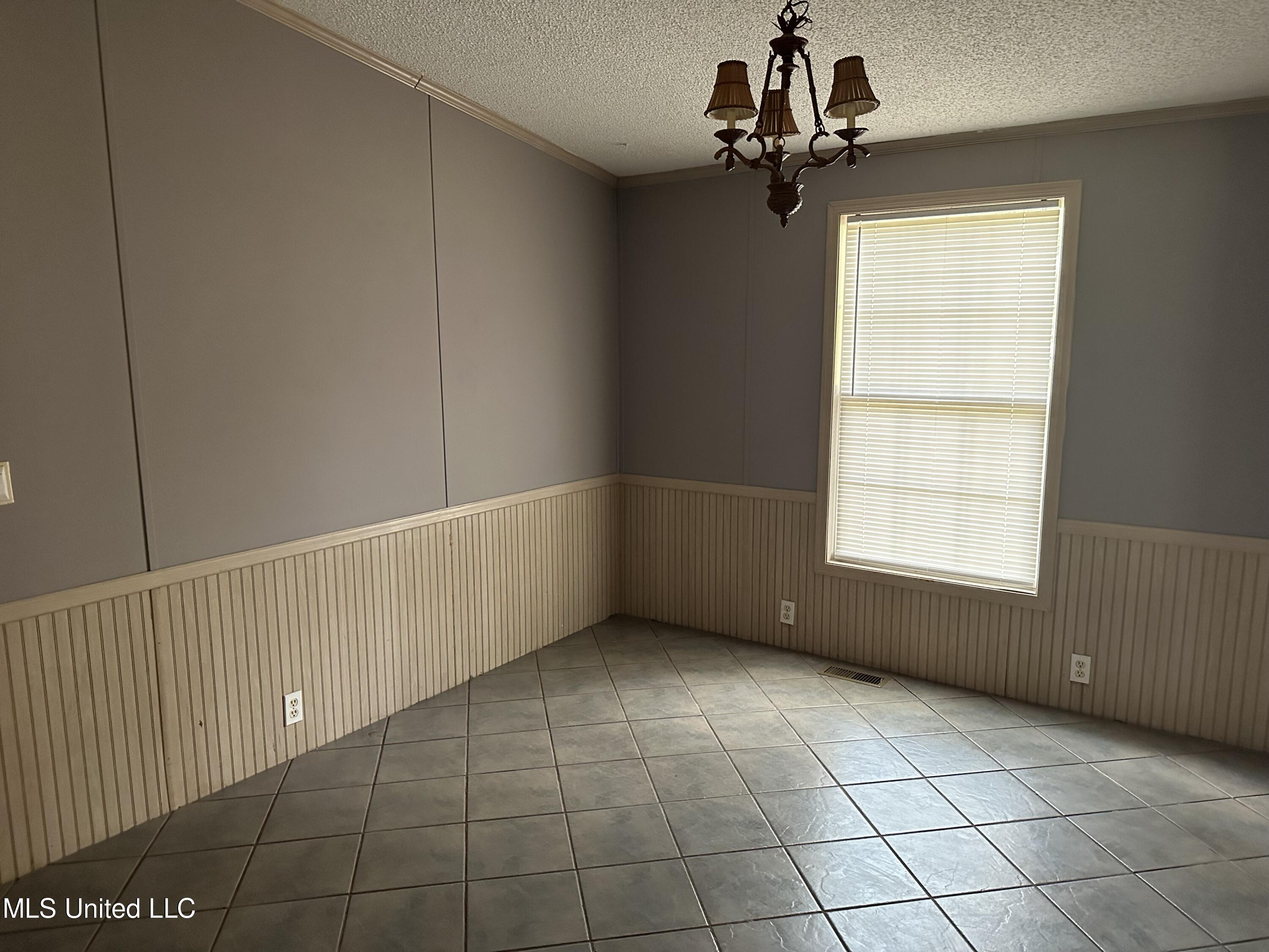 6601 Woodlake Lane Property Photo 4