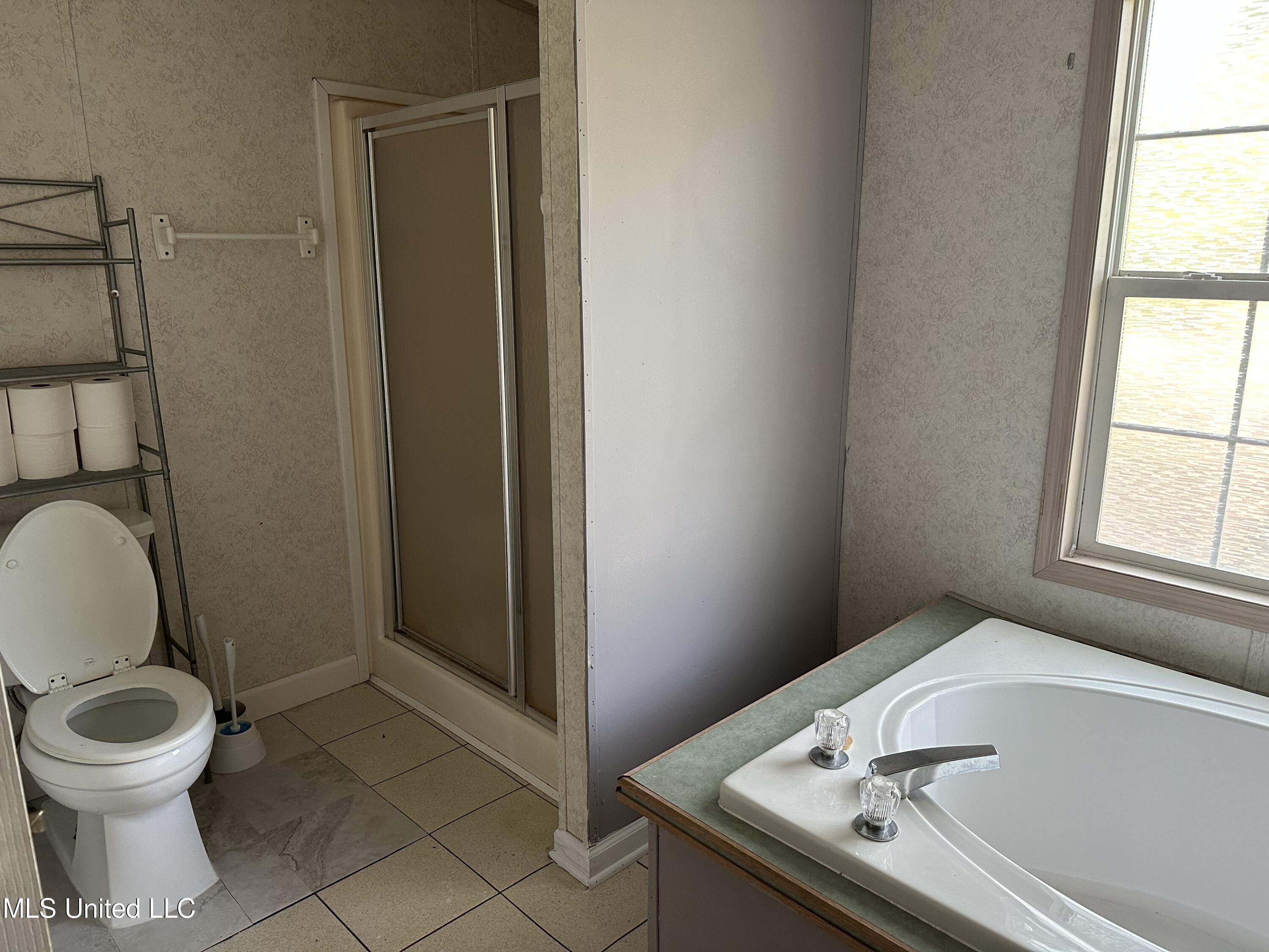 6601 Woodlake Lane Property Photo 11