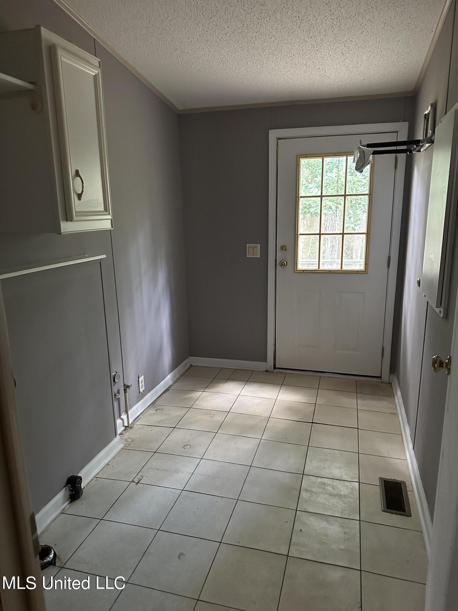 6601 Woodlake Lane Property Photo 14