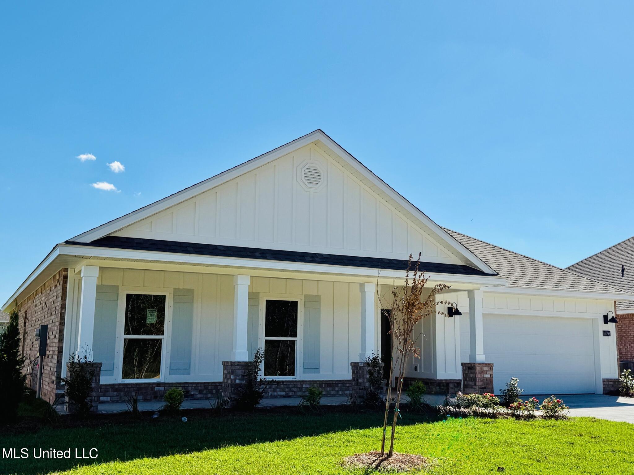 16096 Blue Ridge Drive Property Photo 1