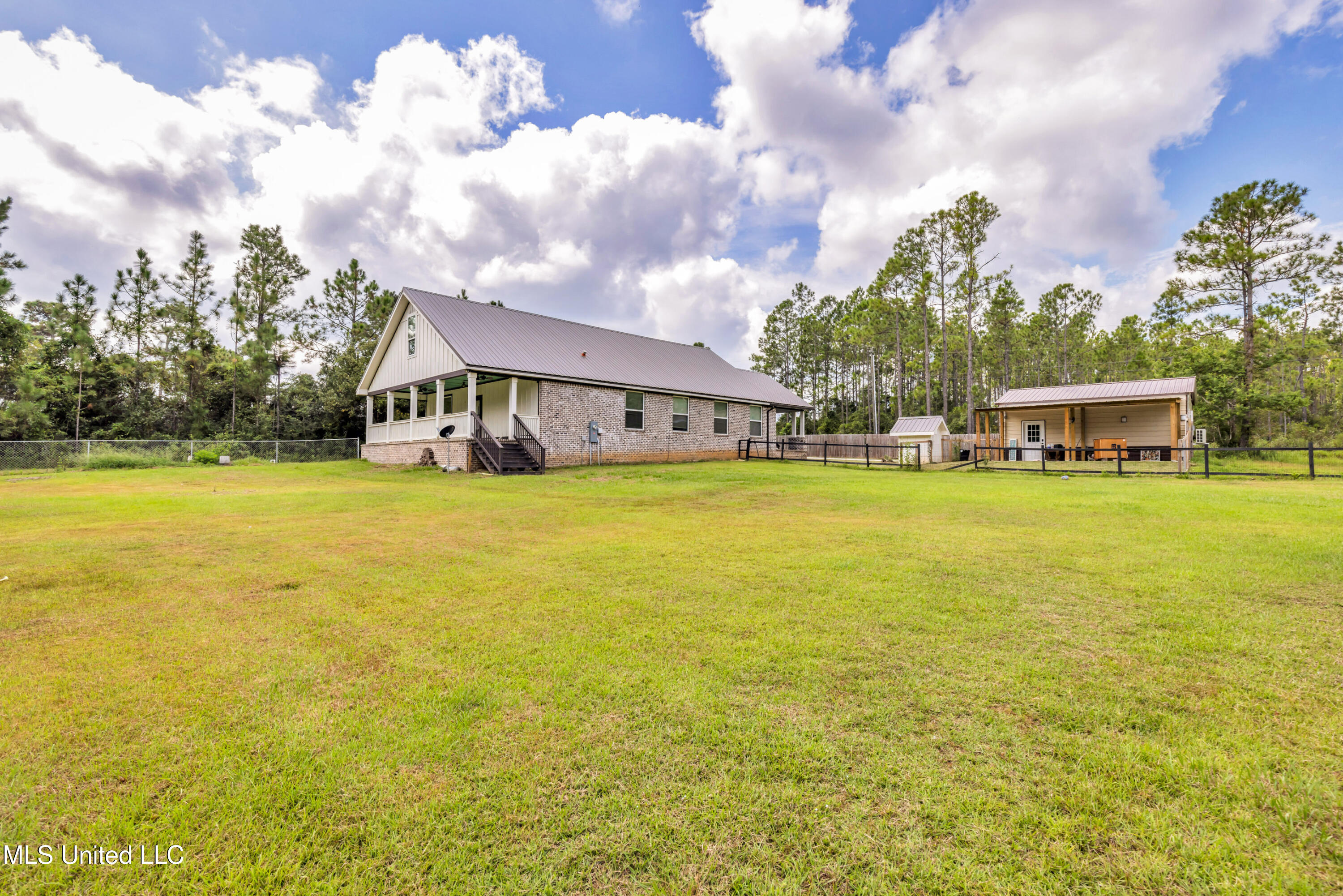 15655 Krohn Road Property Photo 8