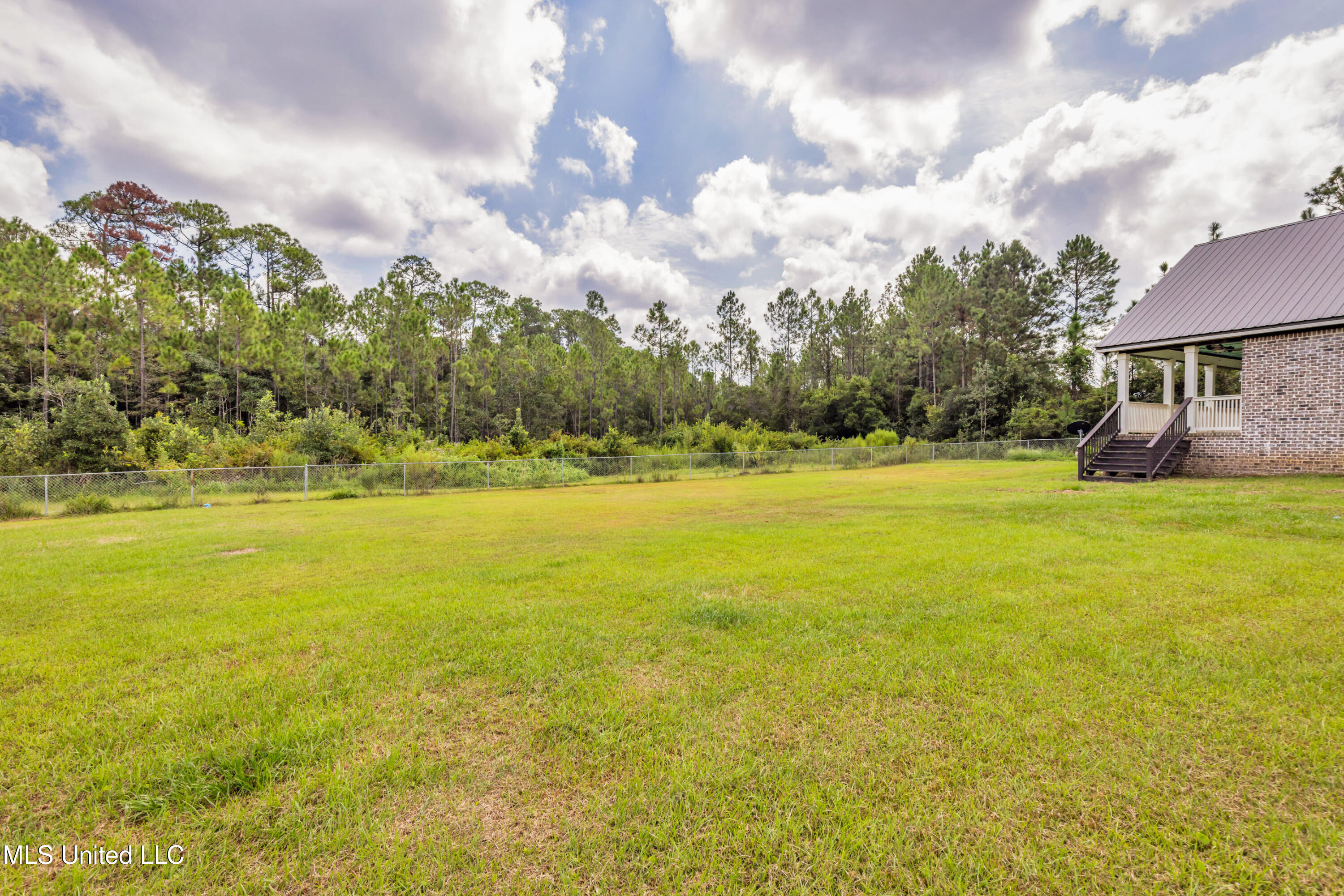 15655 Krohn Road Property Photo 9