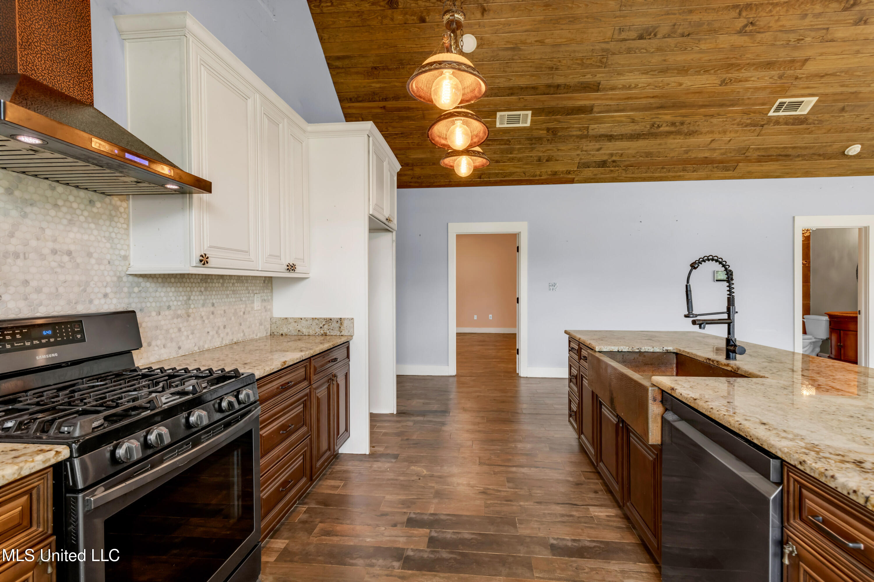 15655 Krohn Road Property Photo 24