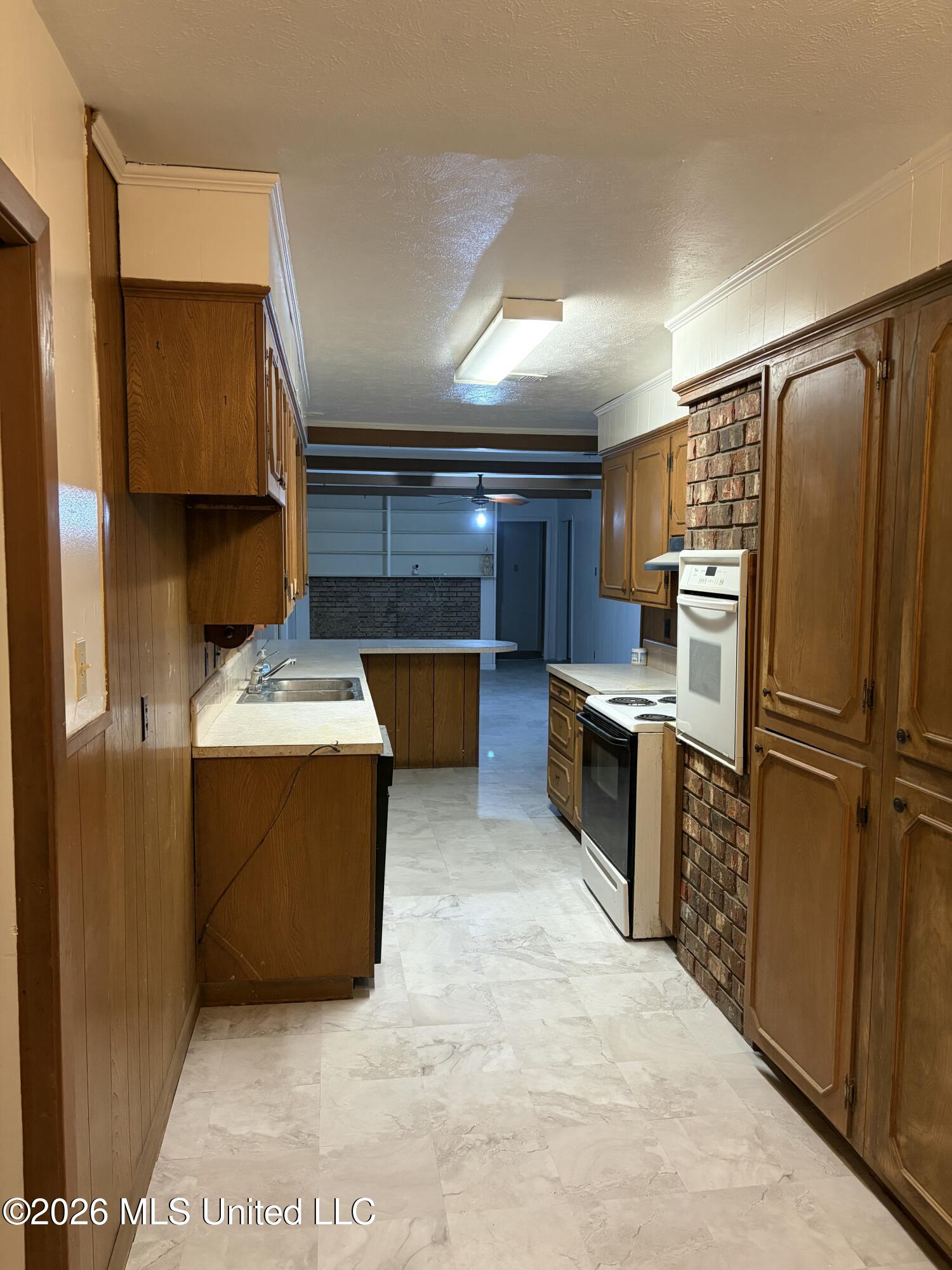 203 Lynwood Drive Property Photo 9