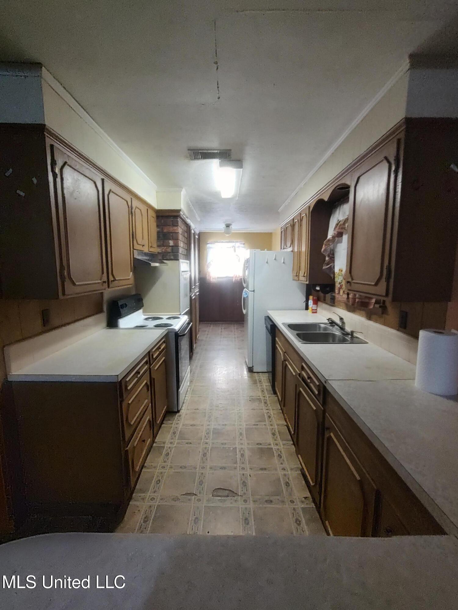 203 Lynwood Drive Property Photo 10