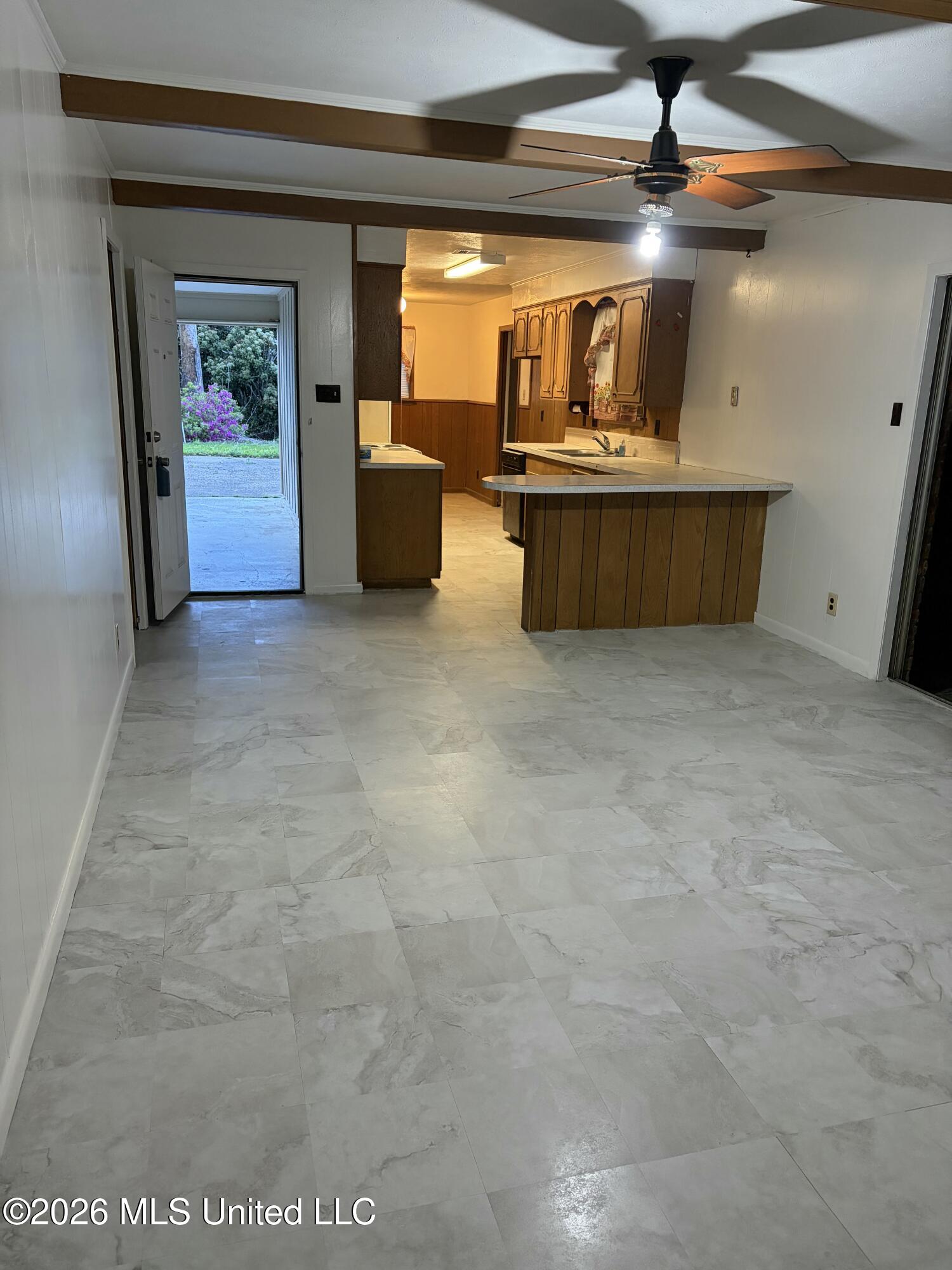 203 Lynwood Drive Property Photo 11