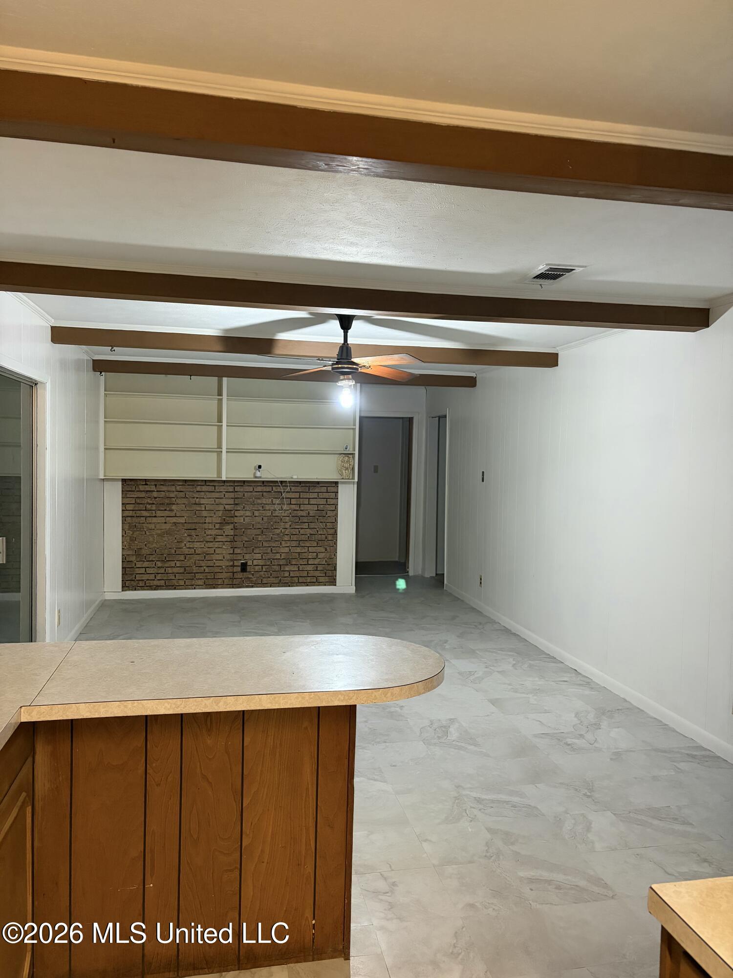 203 Lynwood Drive Property Photo 12