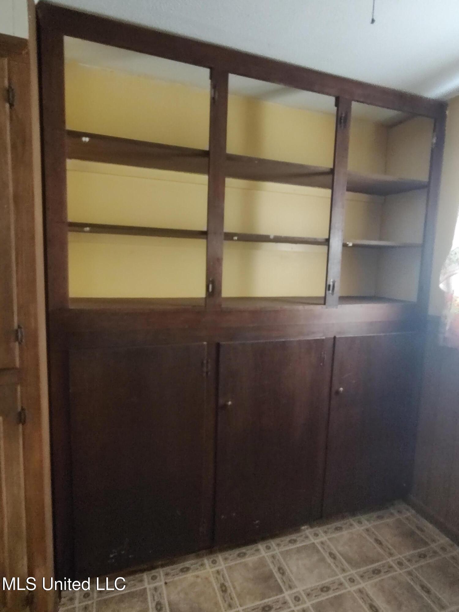 203 Lynwood Drive Property Photo 14