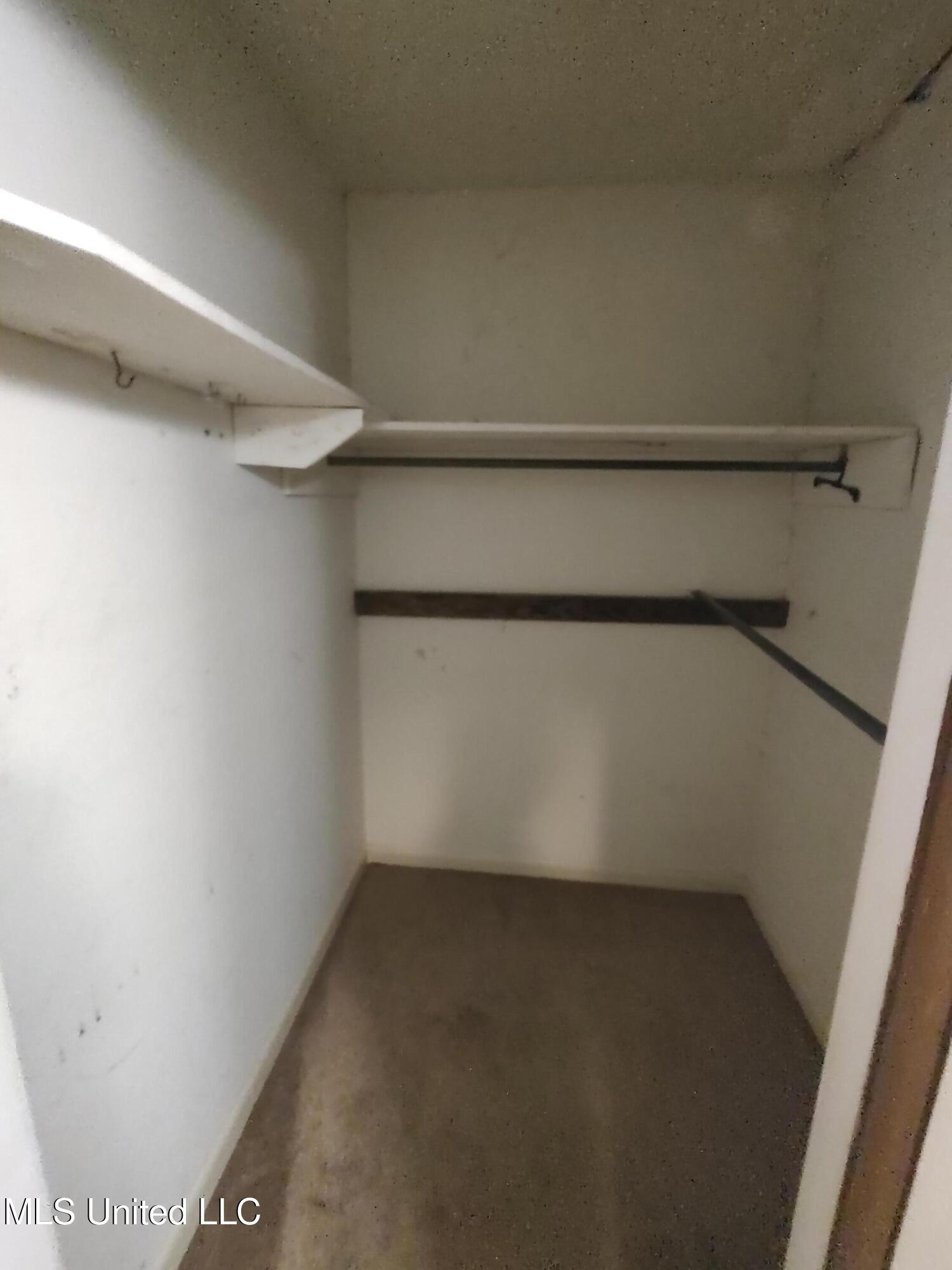 203 Lynwood Drive Property Photo 23