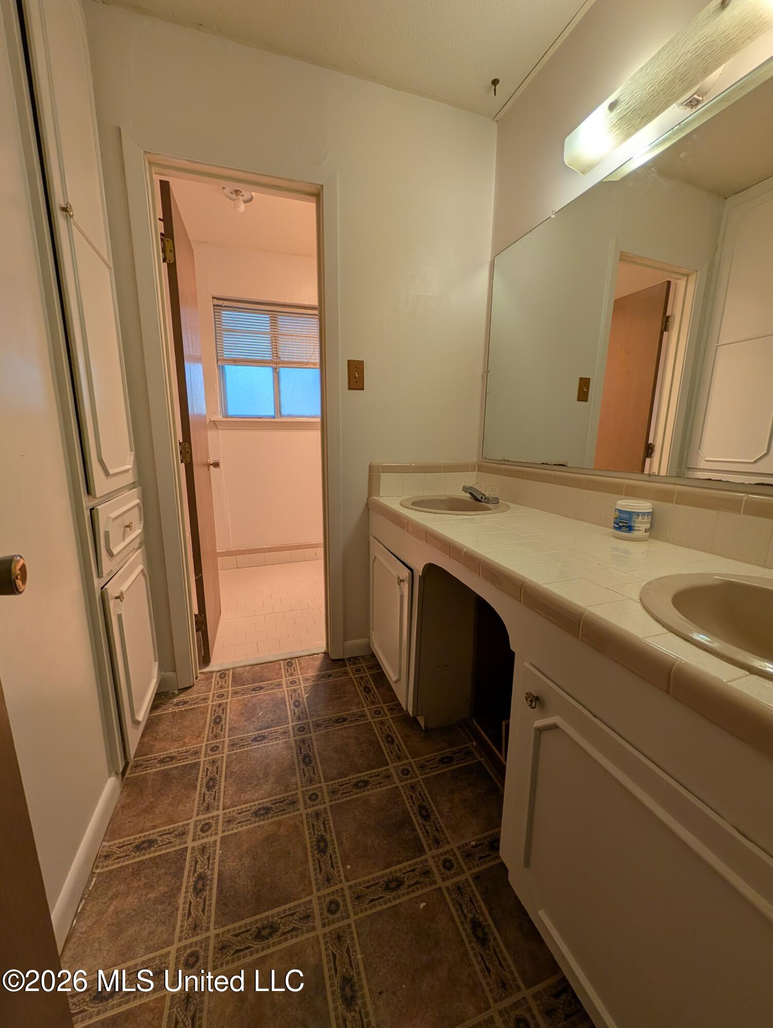 203 Lynwood Drive Property Photo 23