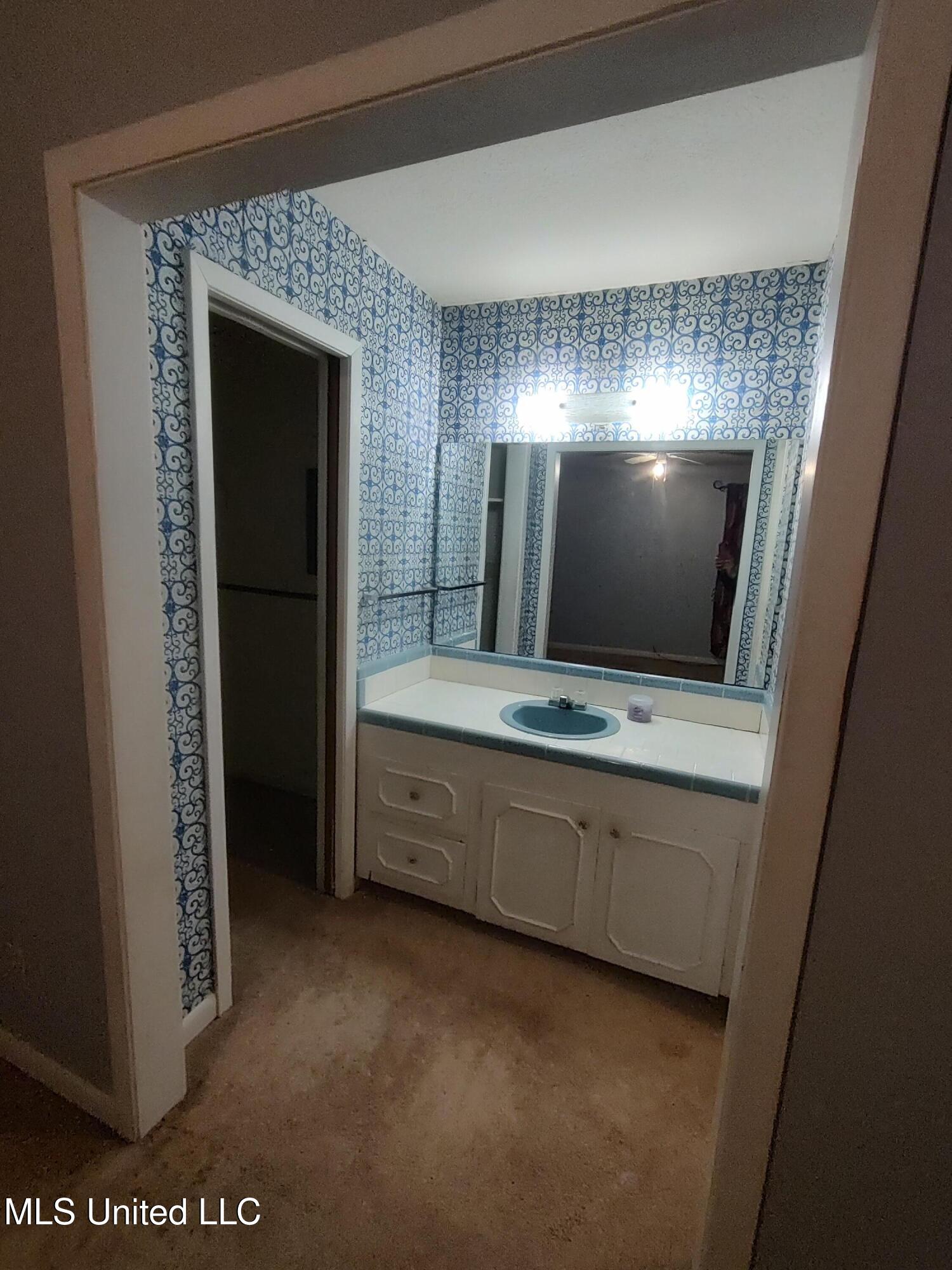 203 Lynwood Drive Property Photo 24