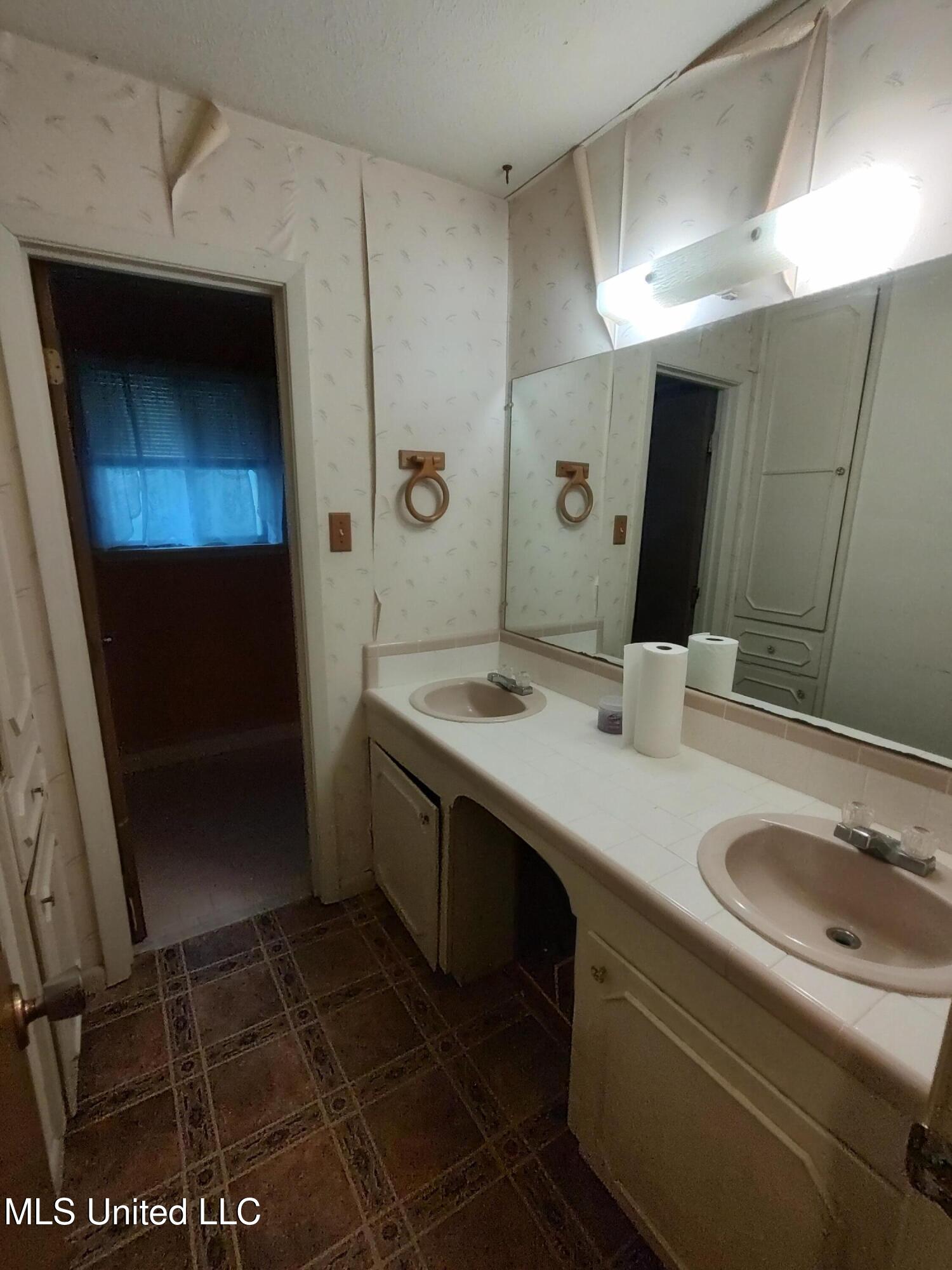 203 Lynwood Drive Property Photo 26