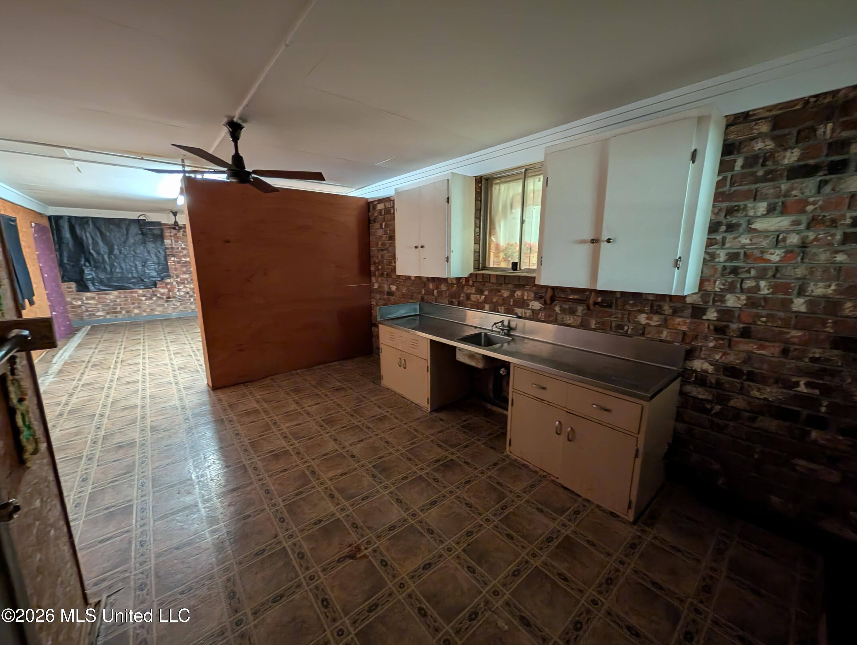 203 Lynwood Drive Property Photo 27