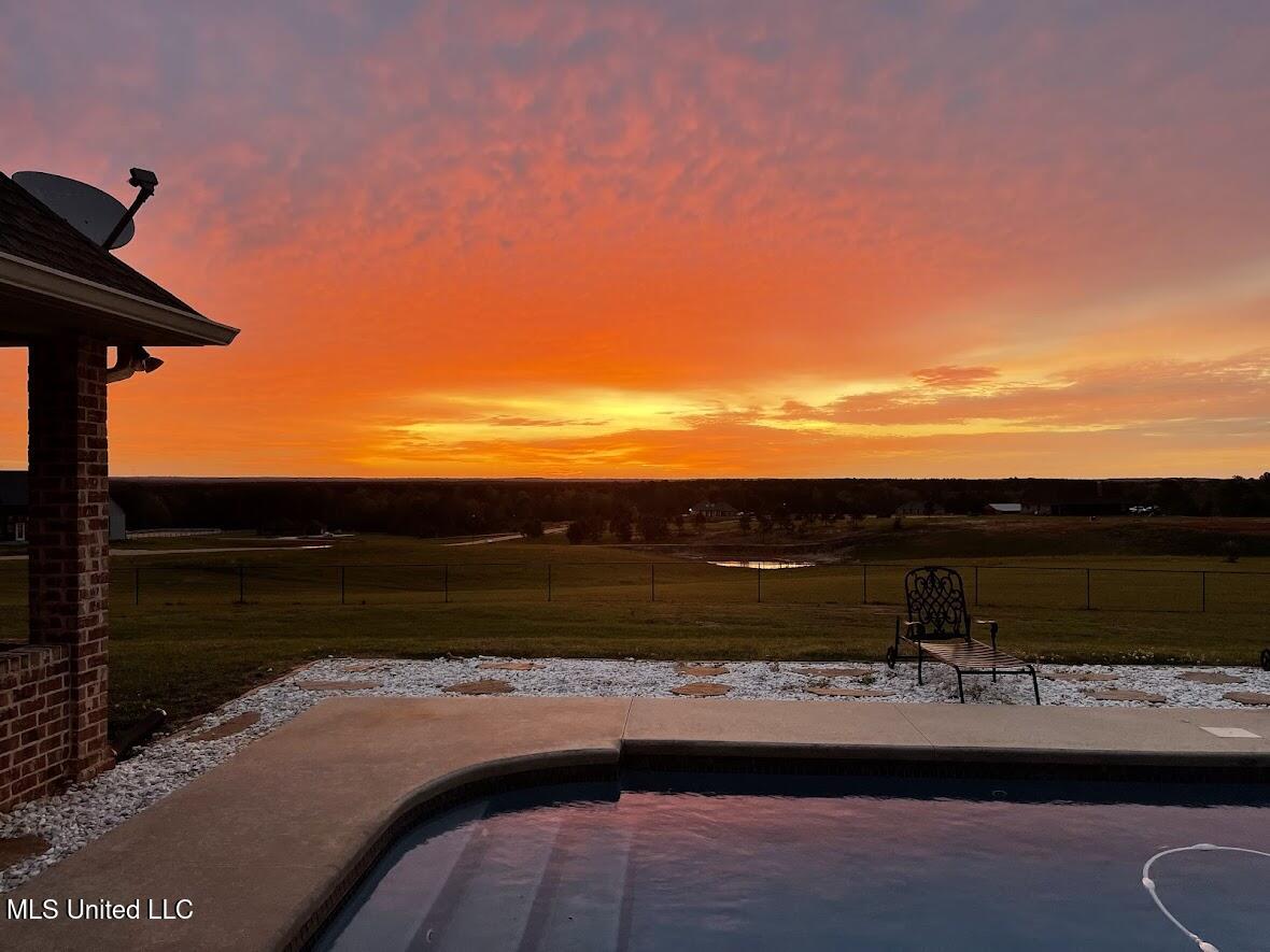 74 The Hills Drive Property Photo 7