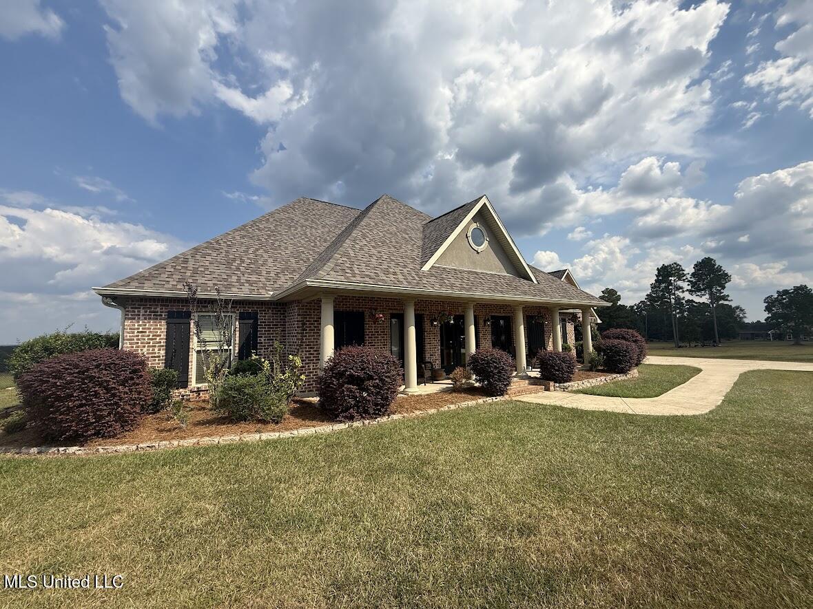 74 The Hills Drive Property Photo 9