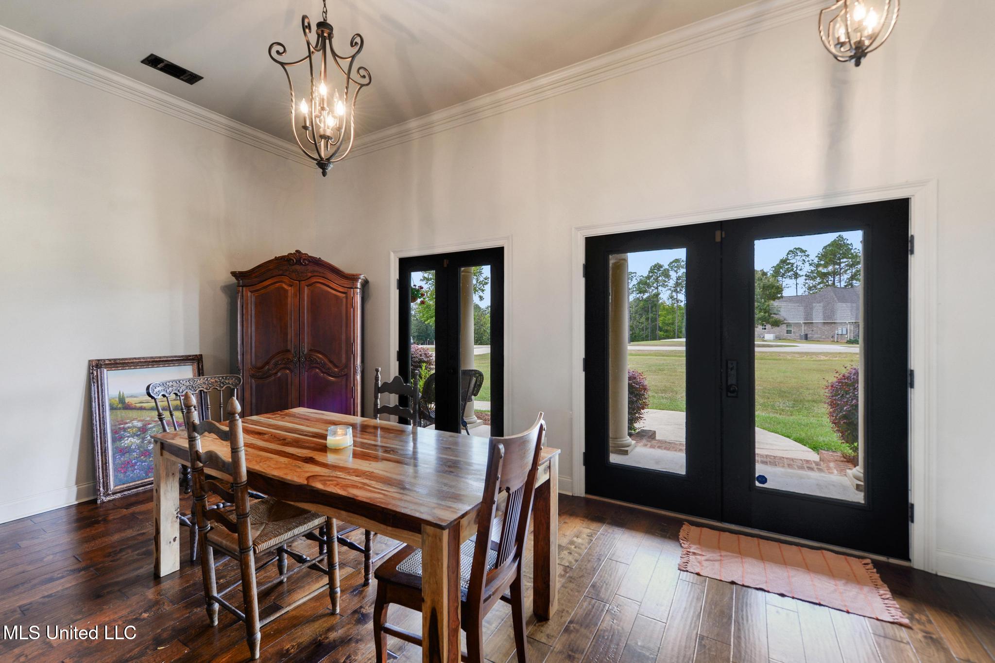 74 The Hills Drive Property Photo 20