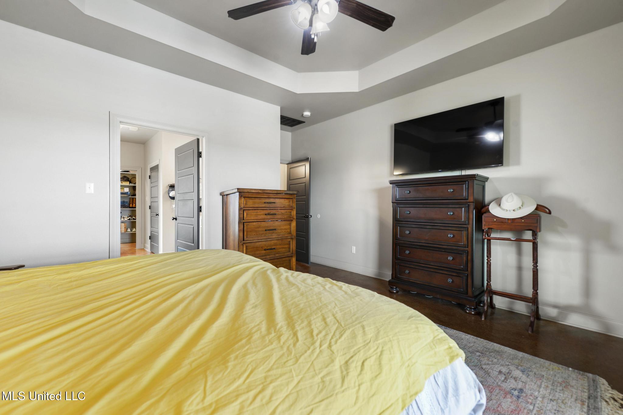 74 The Hills Drive Property Photo 23