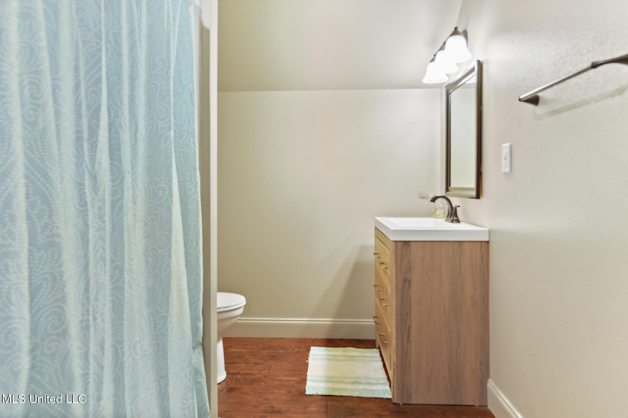 74 The Hills Drive Property Photo 36