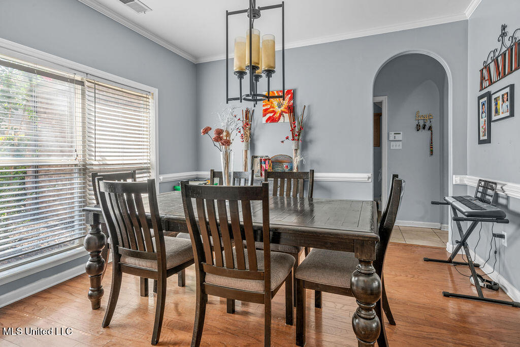 2904 S Cherry Drive Property Photo 5