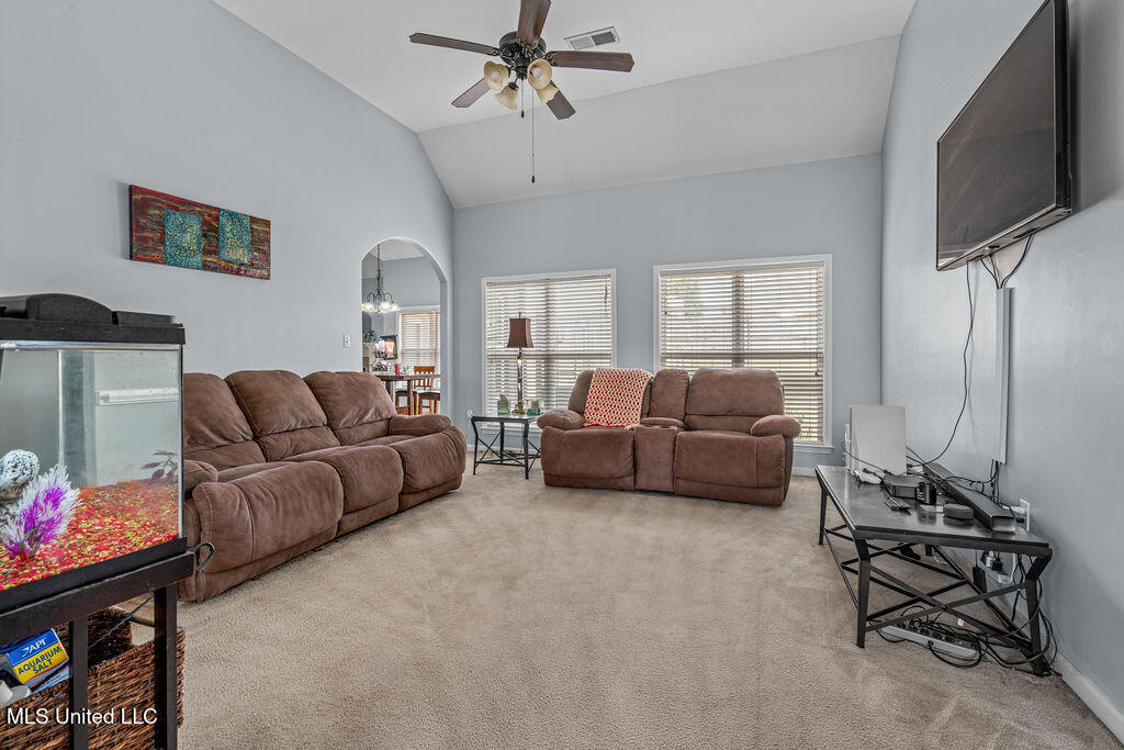 2904 S Cherry Drive Property Photo 6