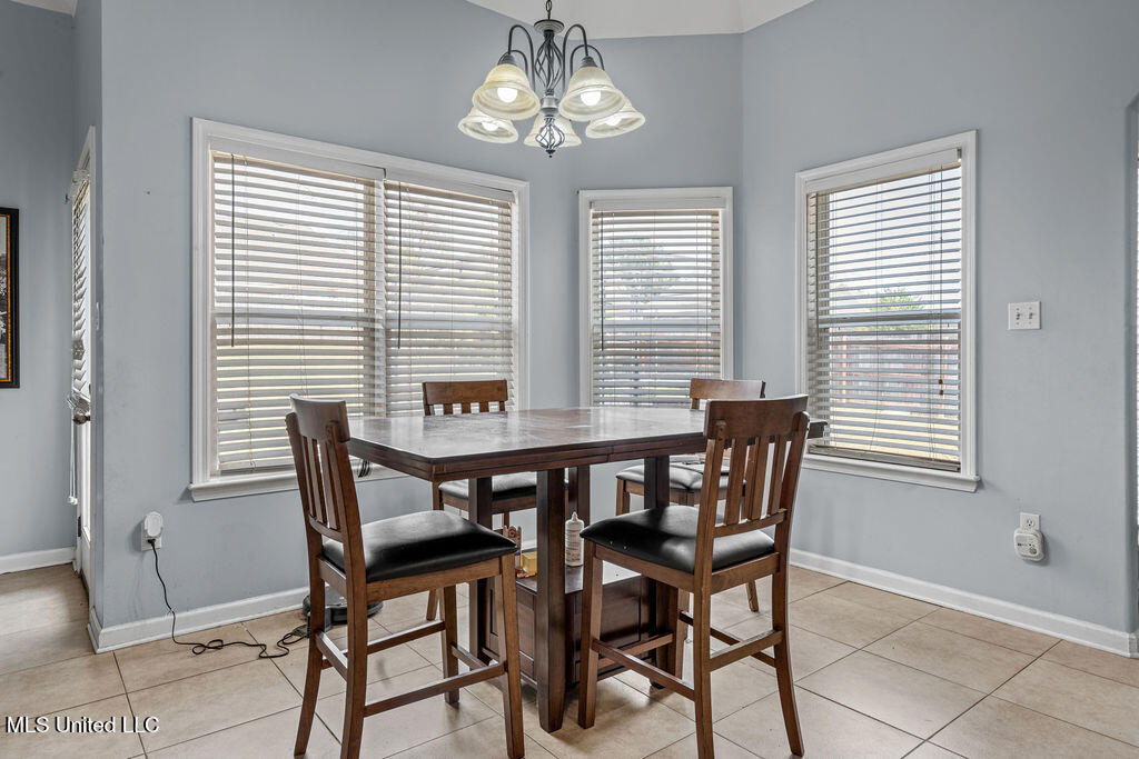 2904 S Cherry Drive Property Photo 8