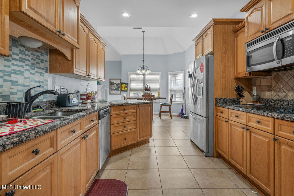 2904 S Cherry Drive Property Photo 10