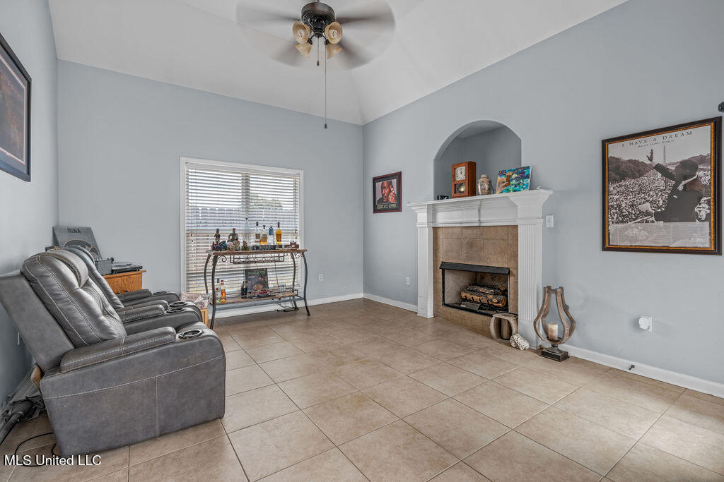 2904 S Cherry Drive Property Photo 11