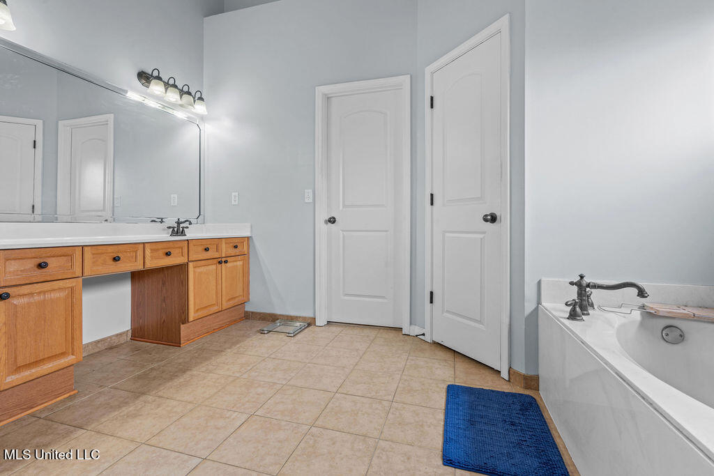 2904 S Cherry Drive Property Photo 14