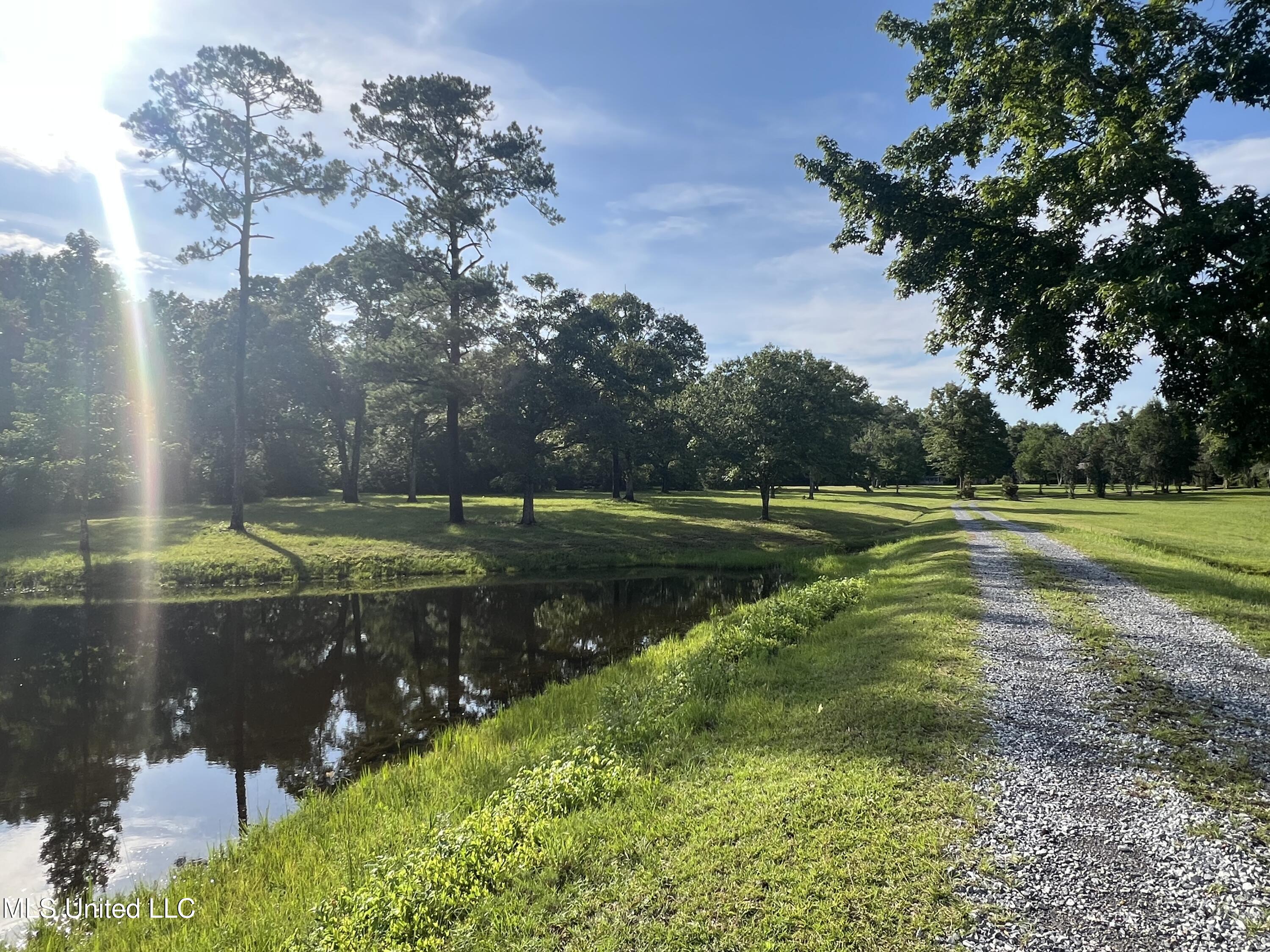 19589 Juniper Drive Property Photo 3