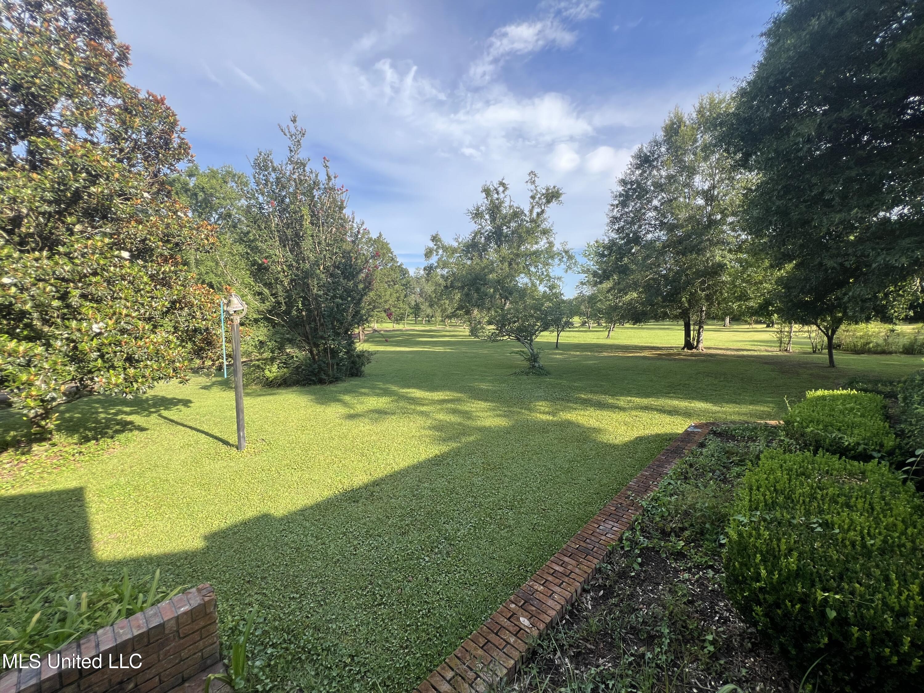 19589 Juniper Drive Property Photo 7