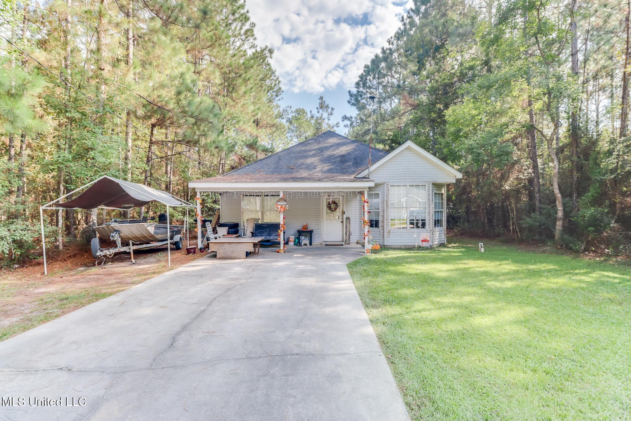 6141 W Jackson Street Property Photo 1