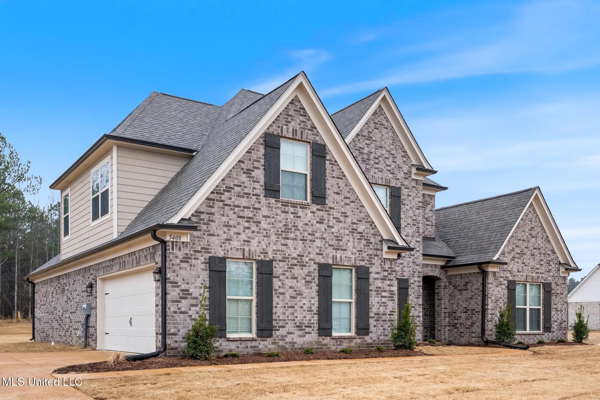 2085 Gracie Road Property Photo 2