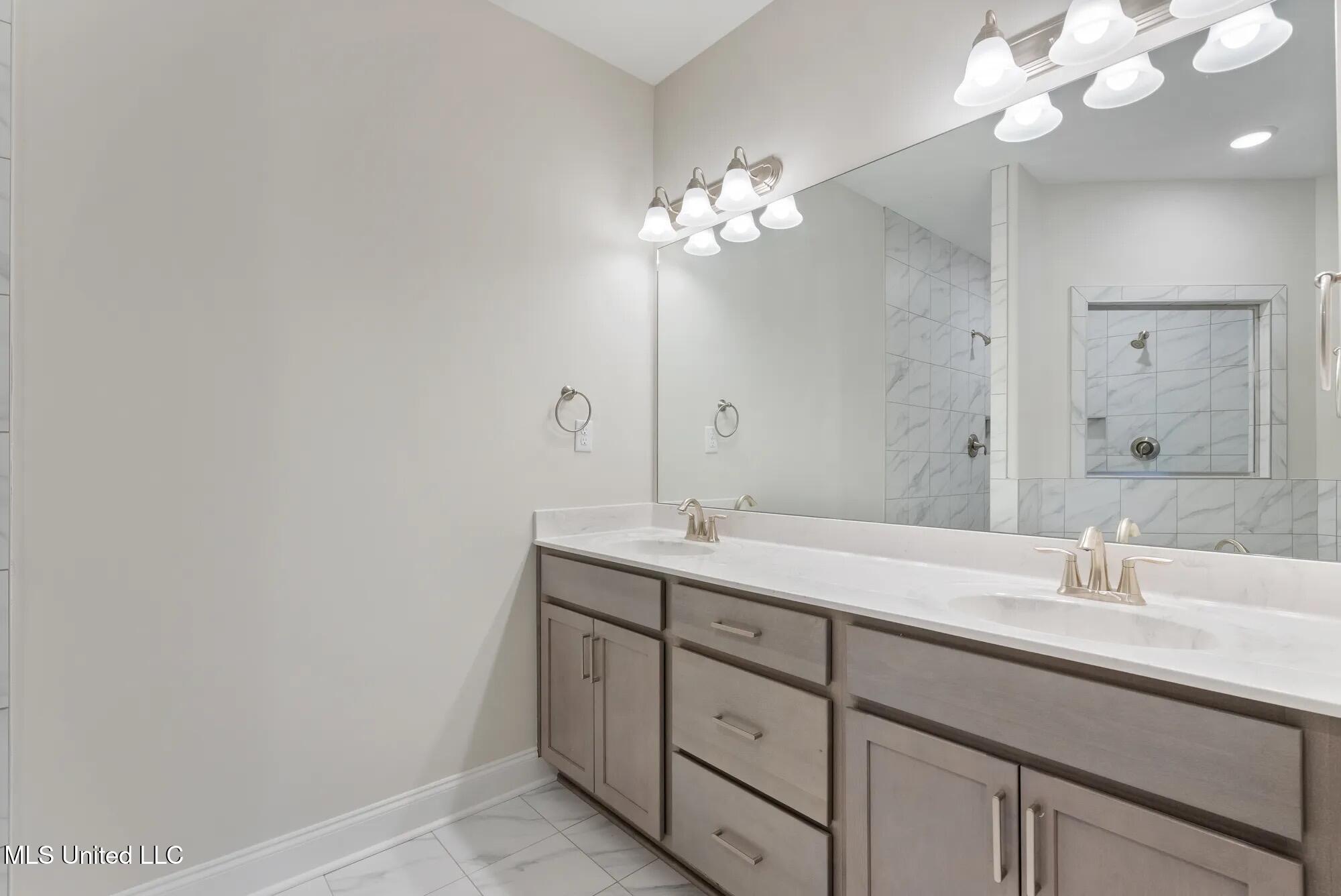 2085 Gracie Road Property Photo 10