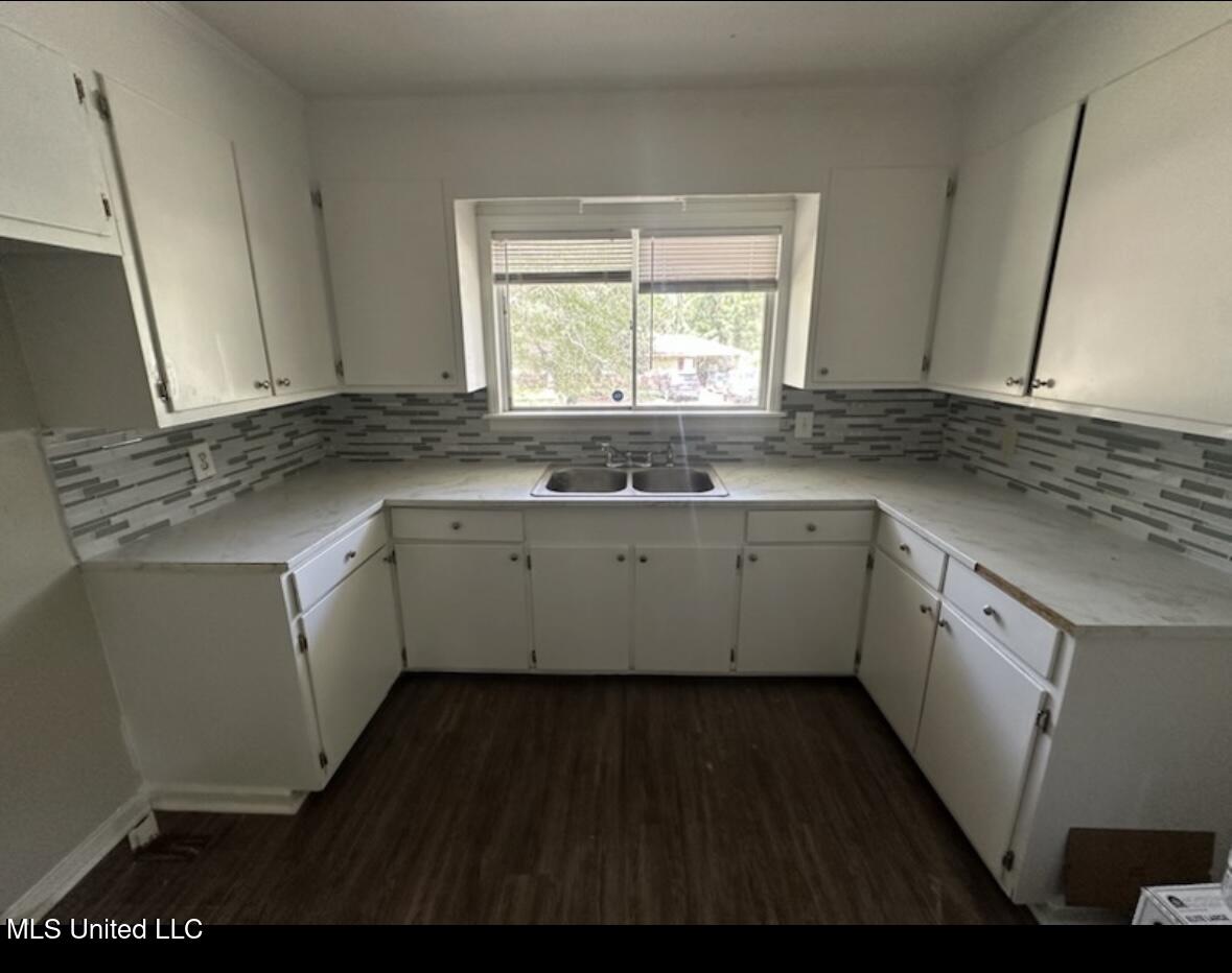 2820 Revere Street Property Photo 2