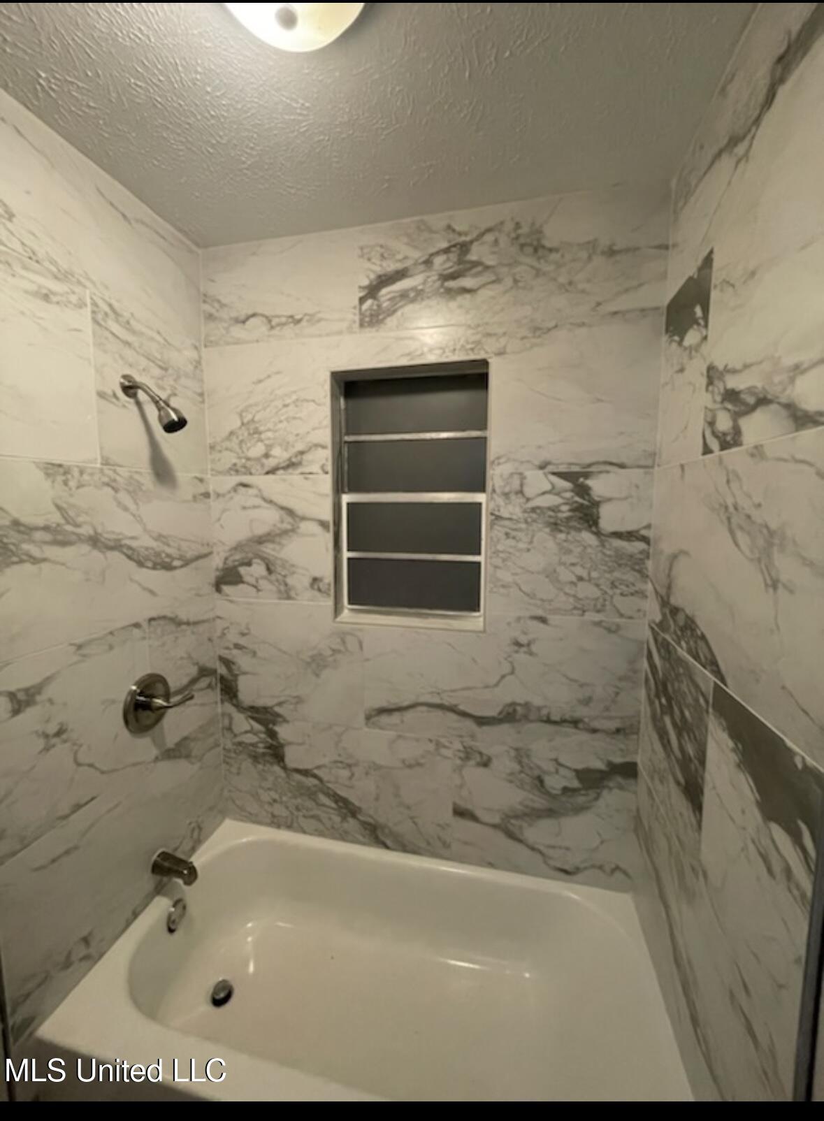 2820 Revere Street Property Photo 5