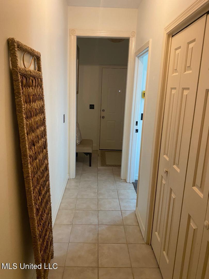 124 N Brighton Drive Property Photo 3