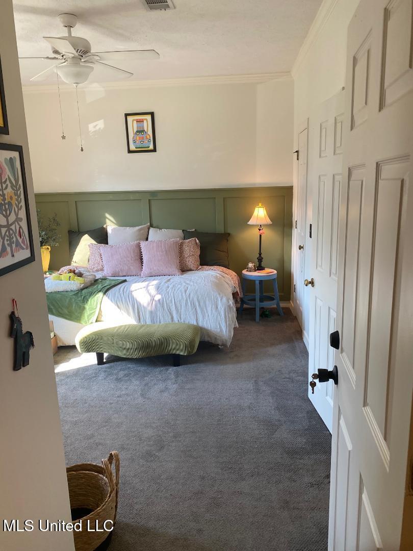 124 N Brighton Drive Property Photo 5