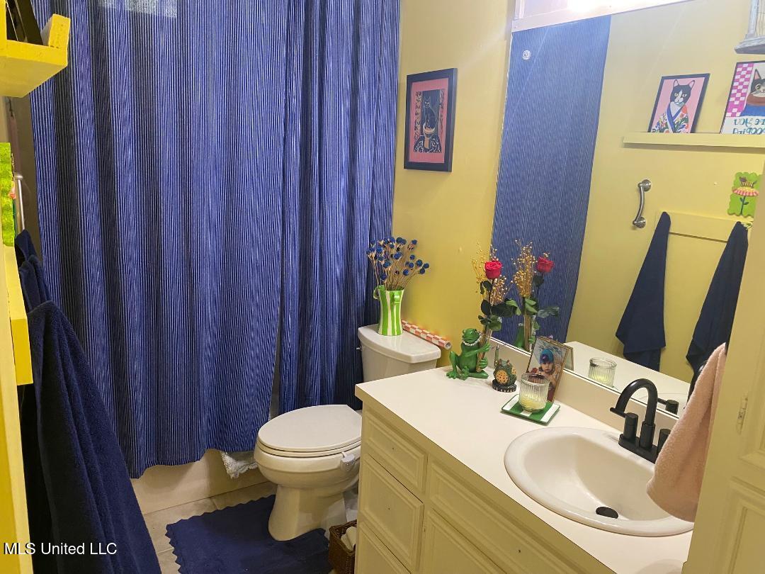 124 N Brighton Drive Property Photo 6