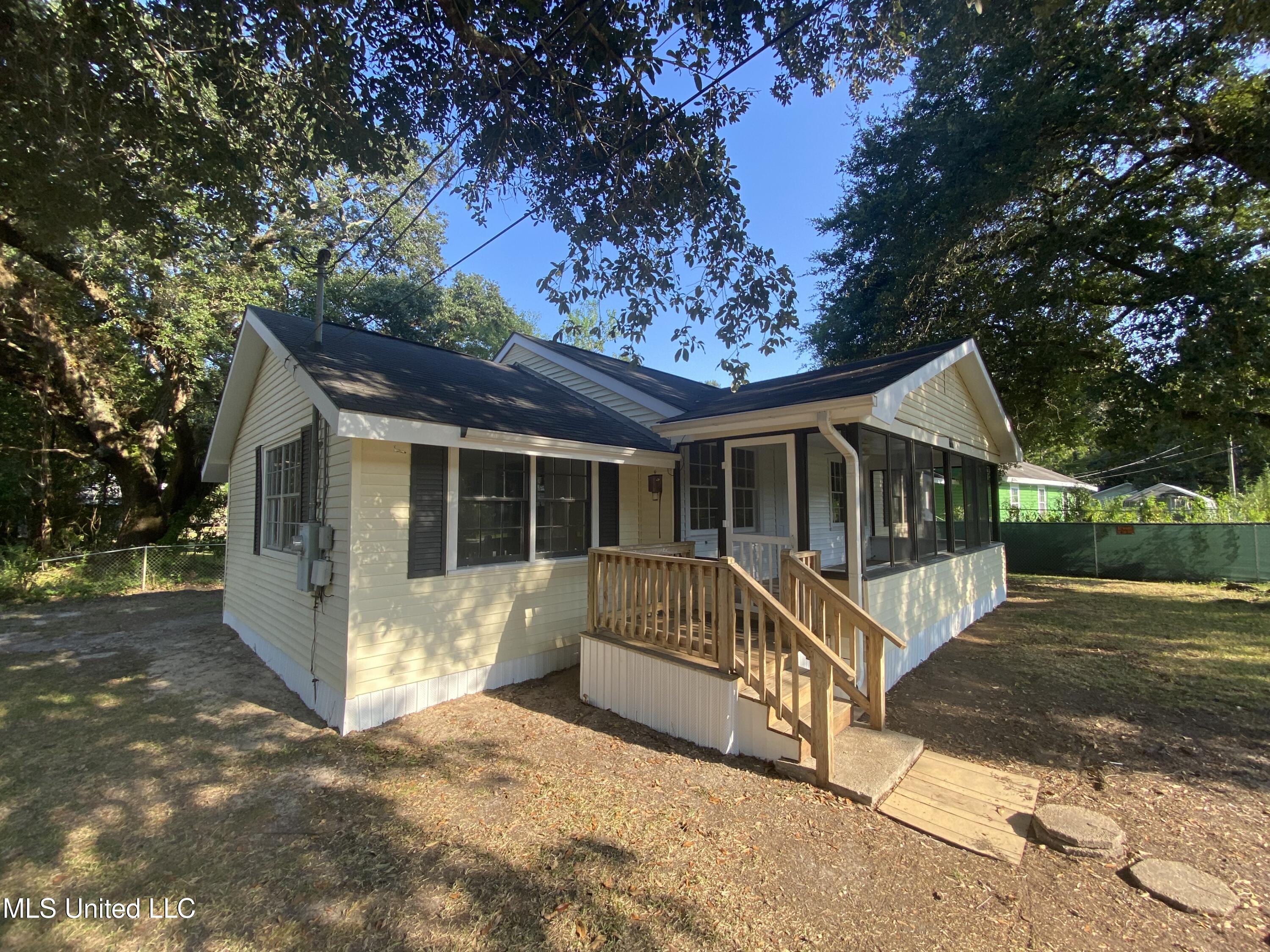 6908 Barnes Road Property Photo 1