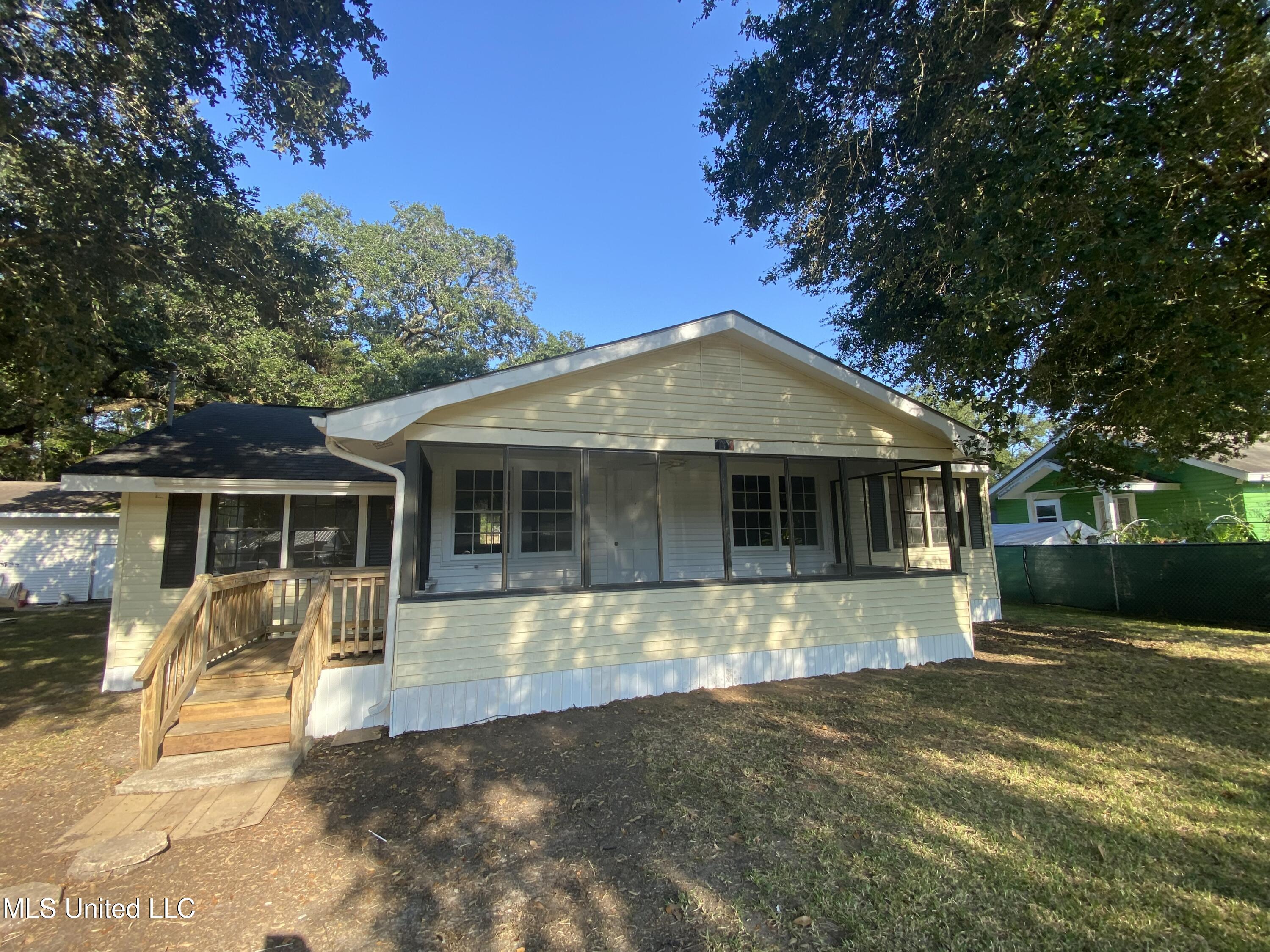 6908 Barnes Road Property Photo 6