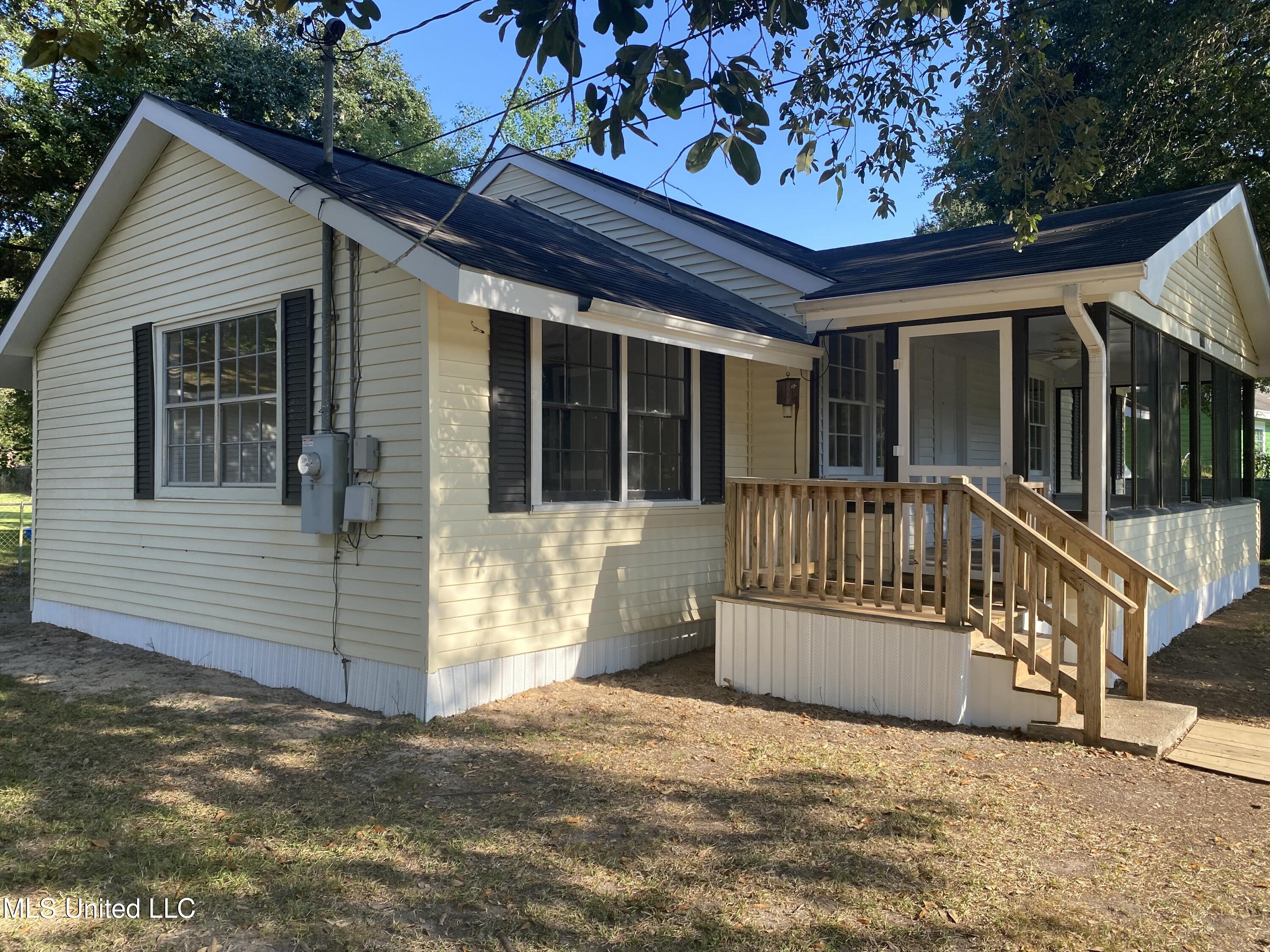 6908 Barnes Road Property Photo 9