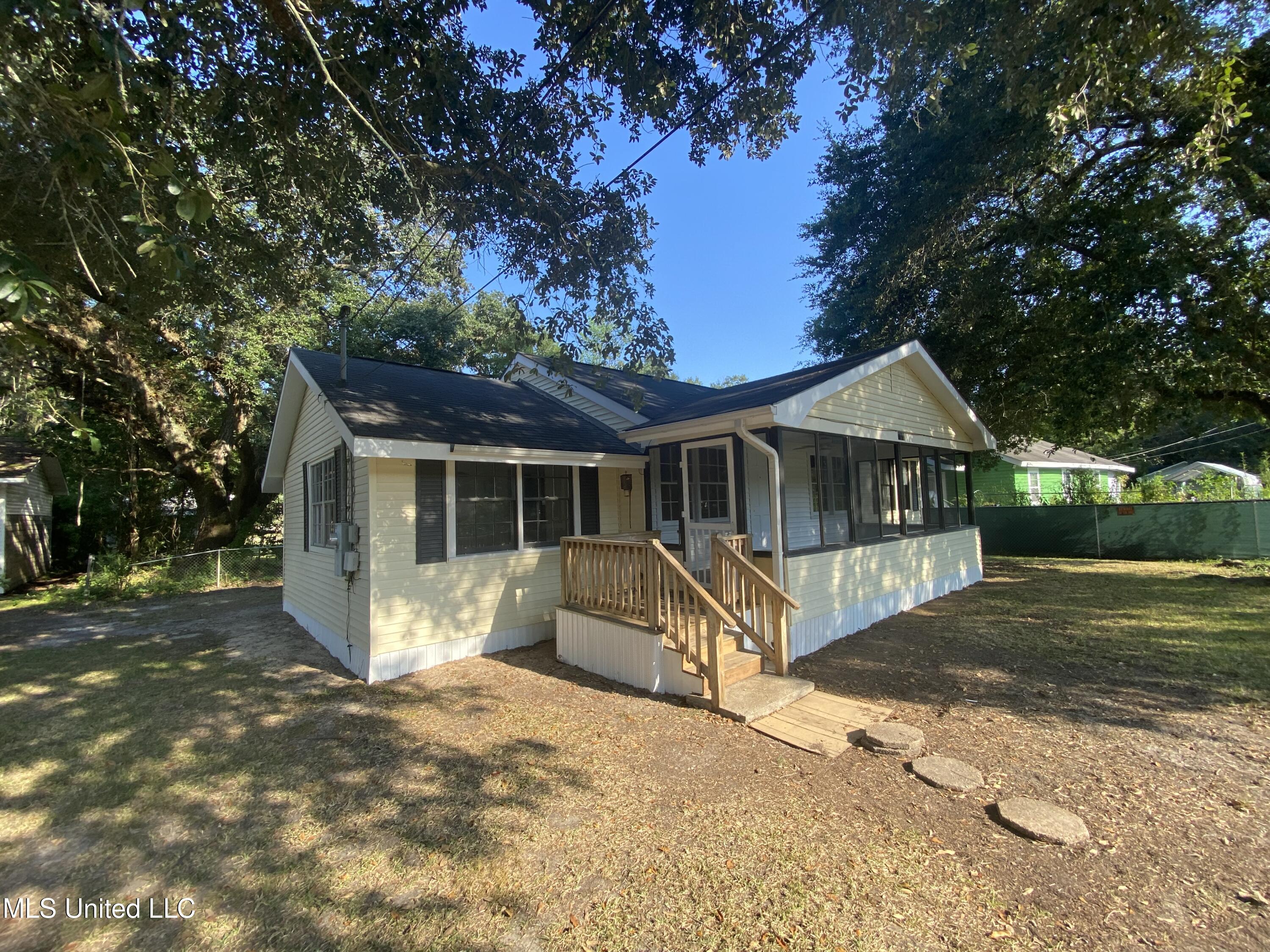 6908 Barnes Road Property Photo 10