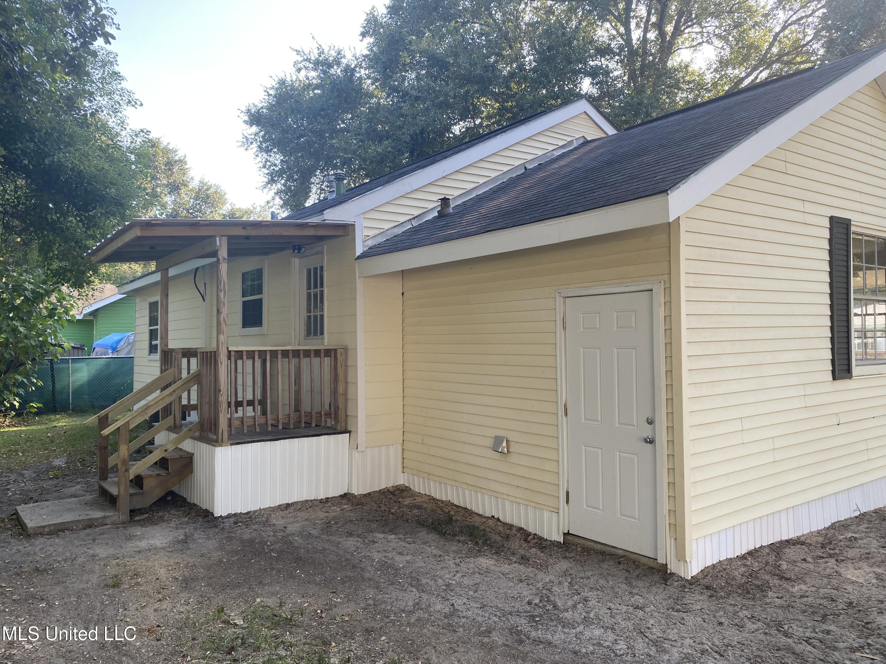 6908 Barnes Road Property Photo 11